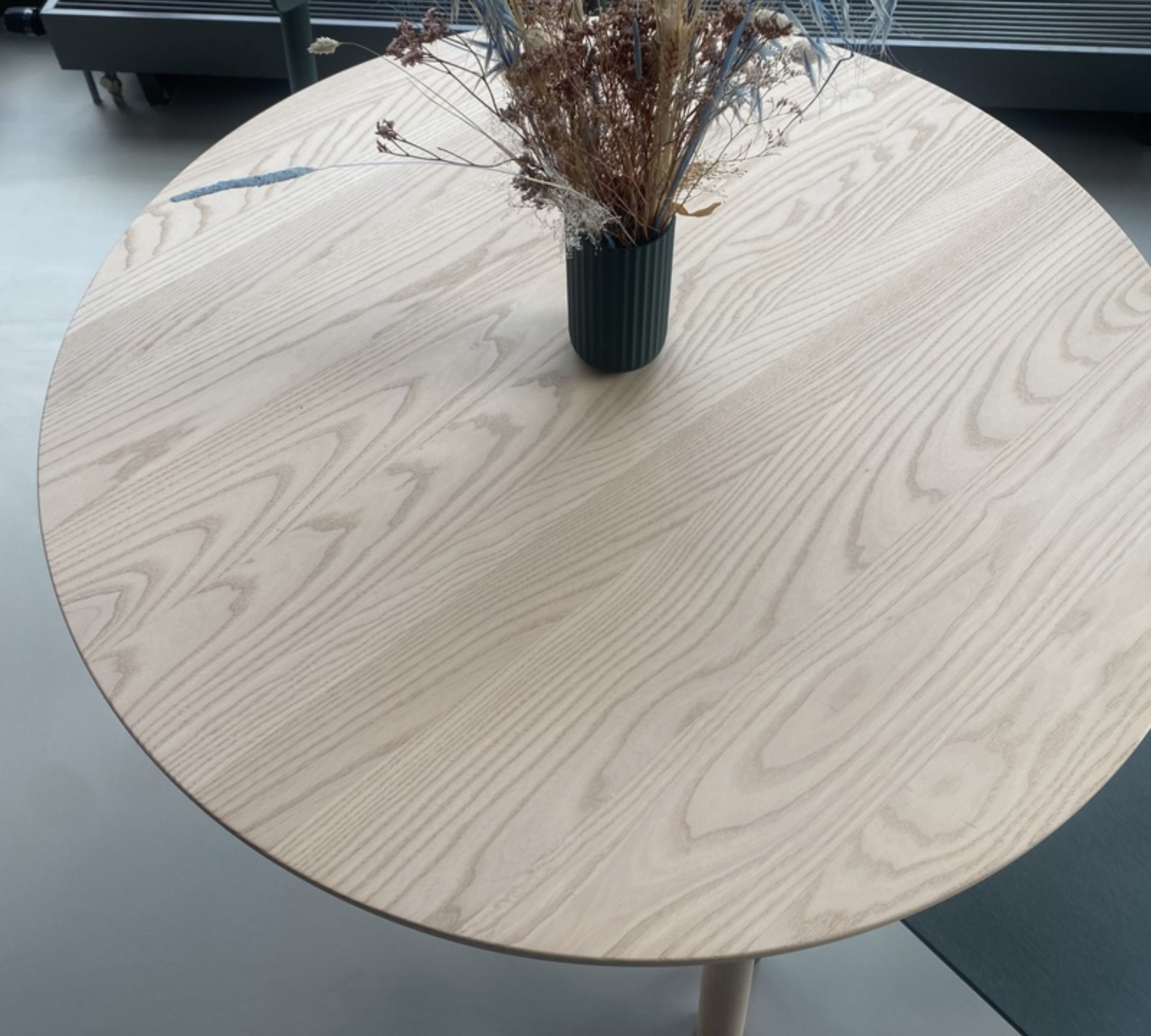 Profile Table Ash wood Natural Ø 94 cm