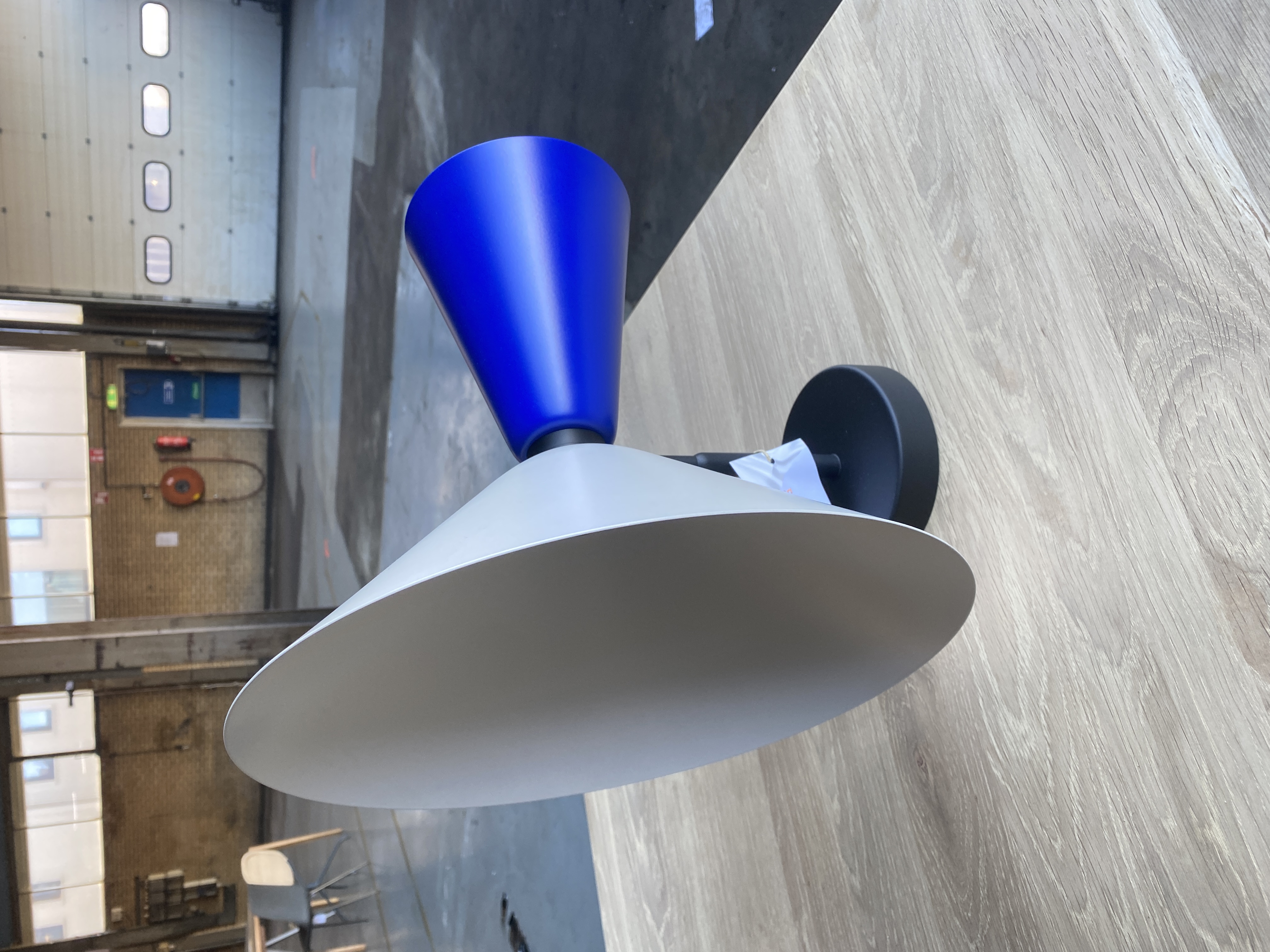 Alphabeta Wandlampe Stahl Blau Grau