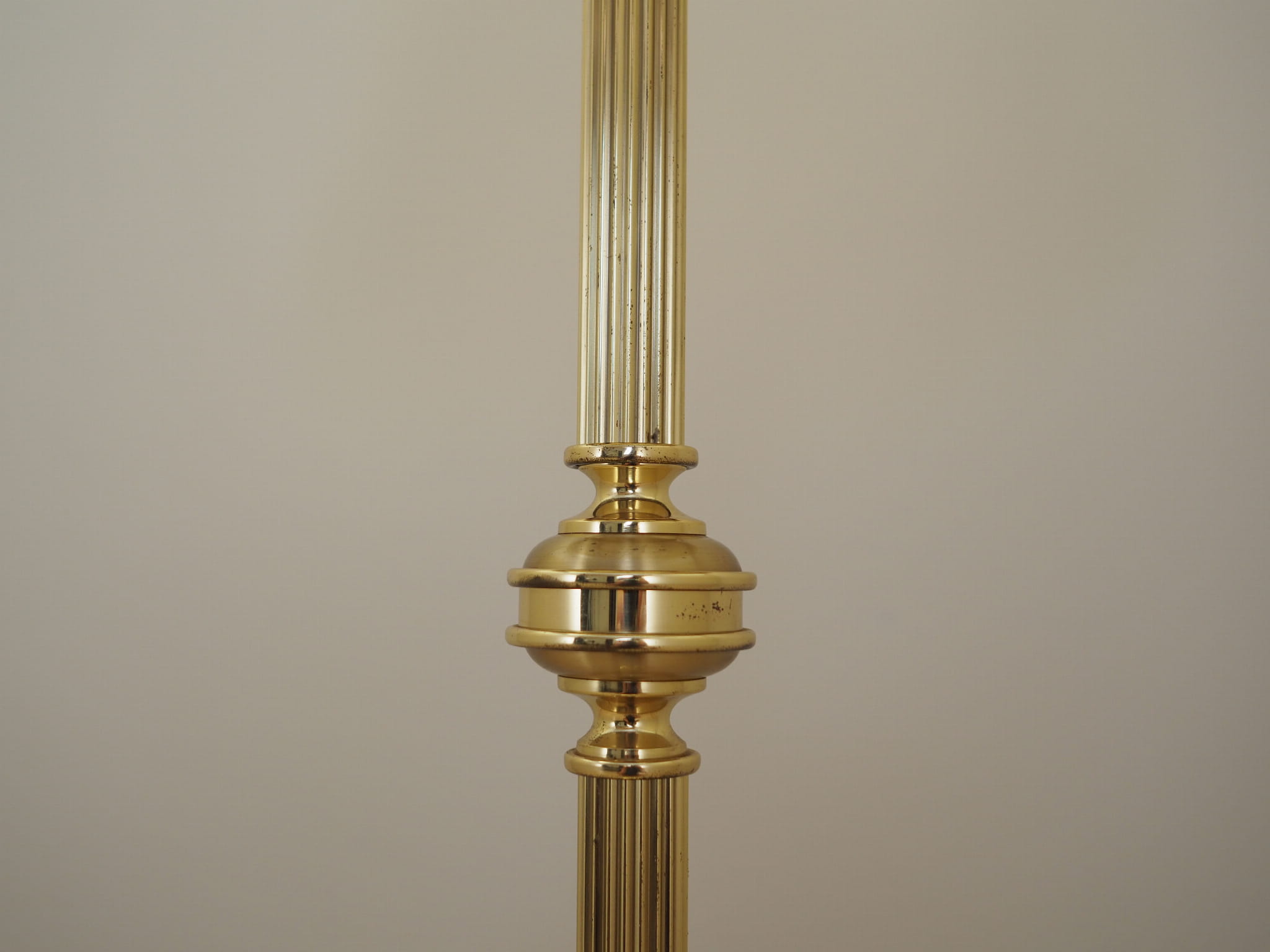 Vintage Stehlampe Metall Textil Gold 1970er Jahre 