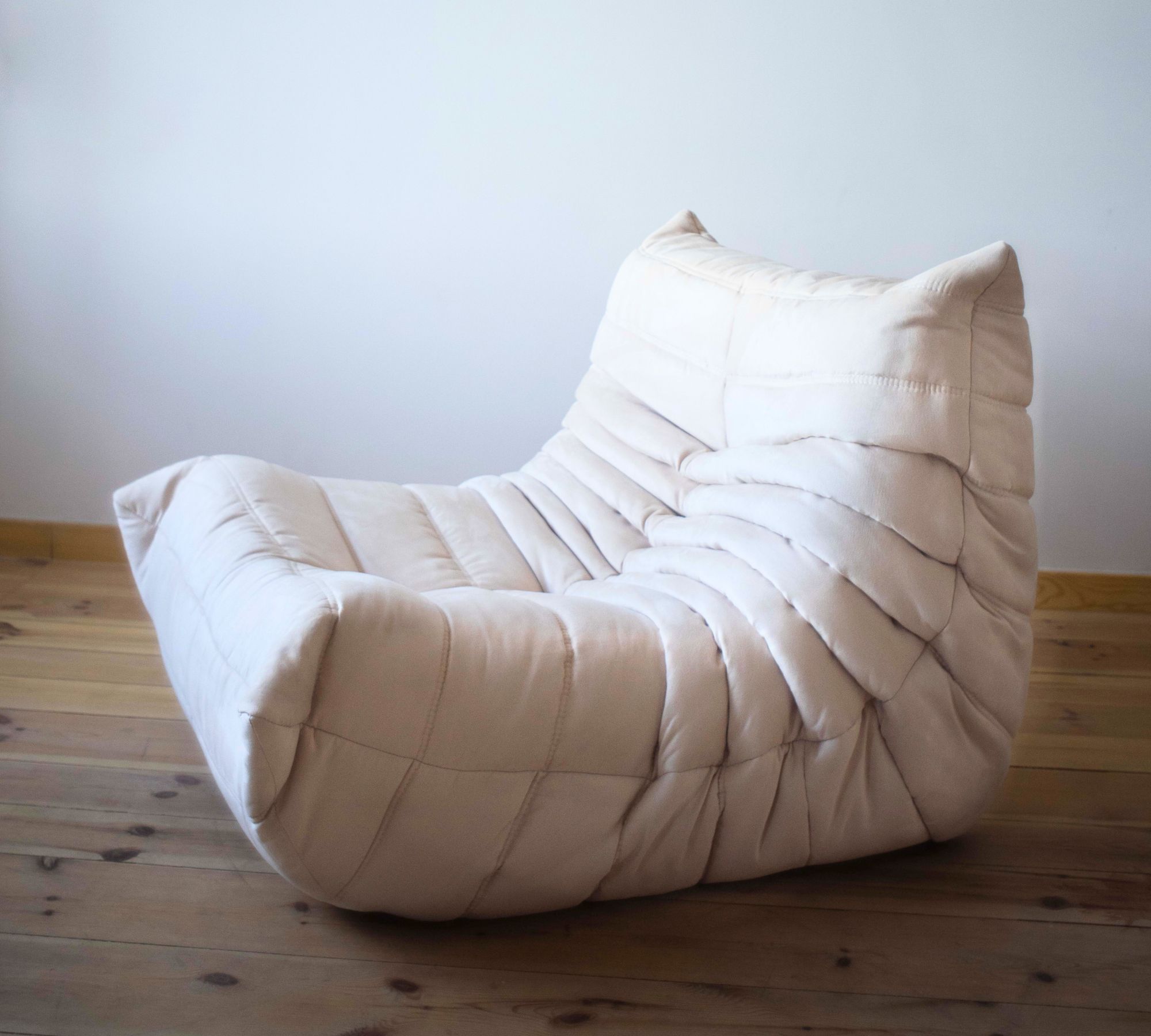 Poltrona Togo ecopelle beige chiaro