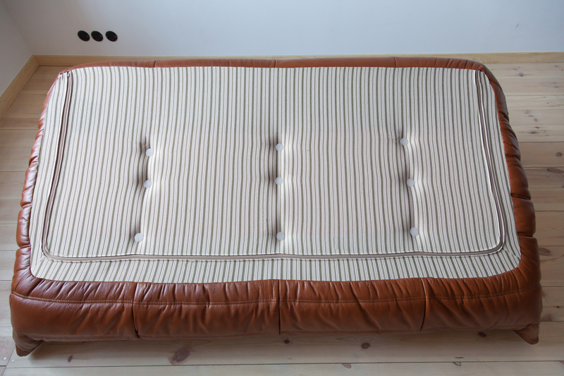 Togo Sofa 3-seater High-gloss leather Whiskey brown