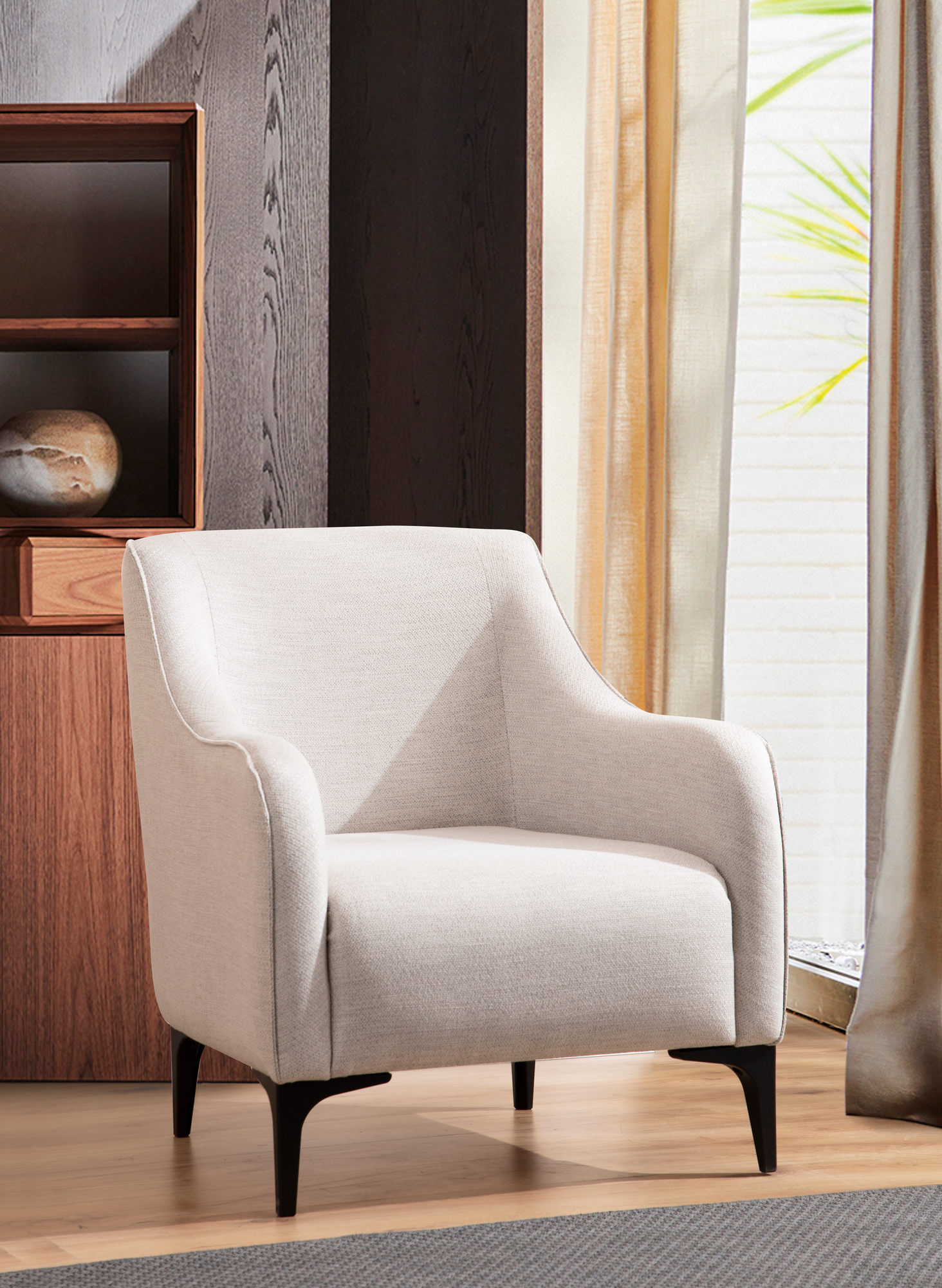 Here's the translation of only the German parts, keeping your formatting:

Belissimo Armchair Light