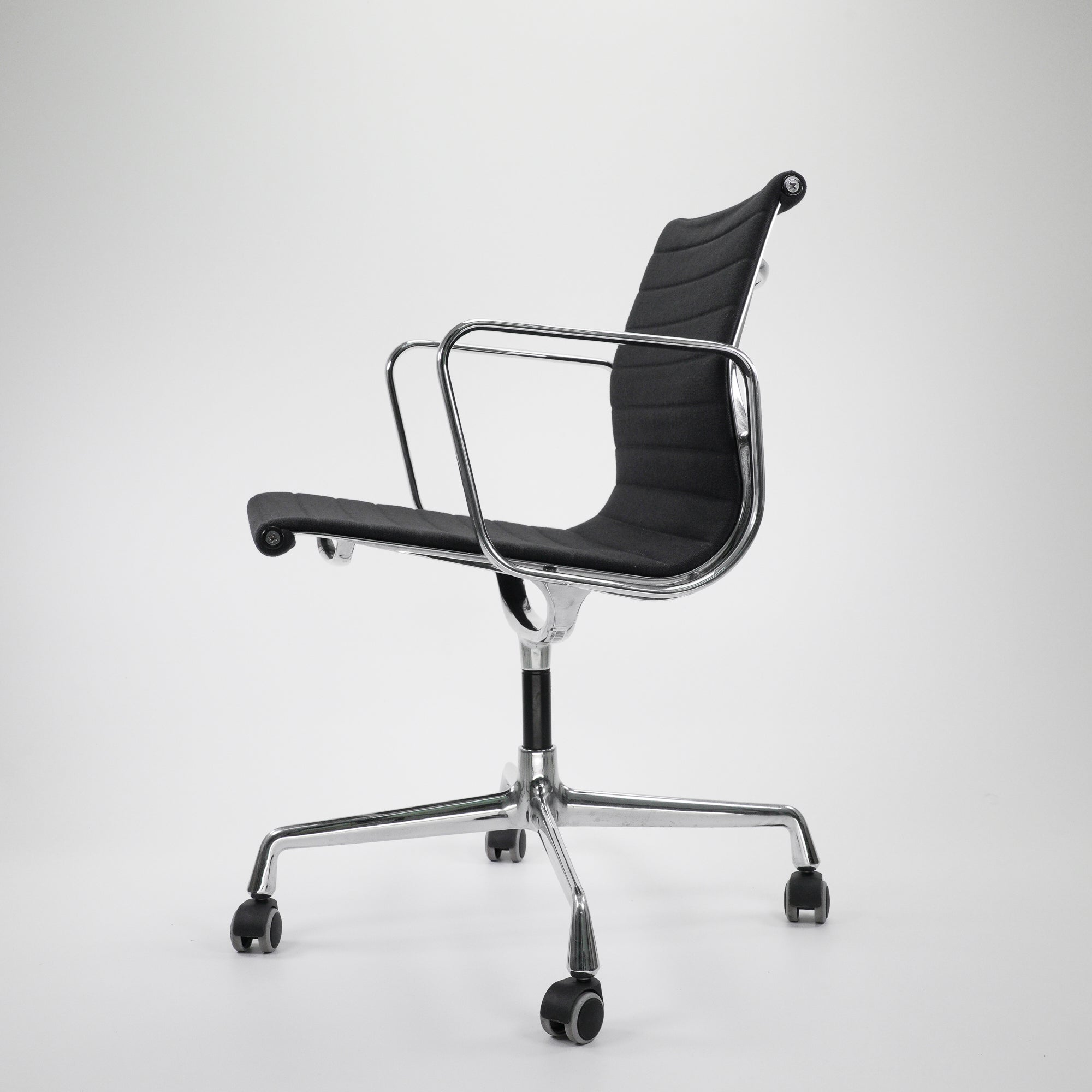 Vitra EA108 Chair Chrom Hopsack Schwarz