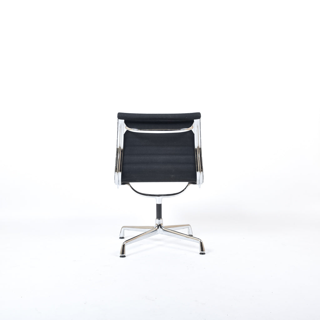 Eames EA 105 Stuhl Stoff Schwarz 