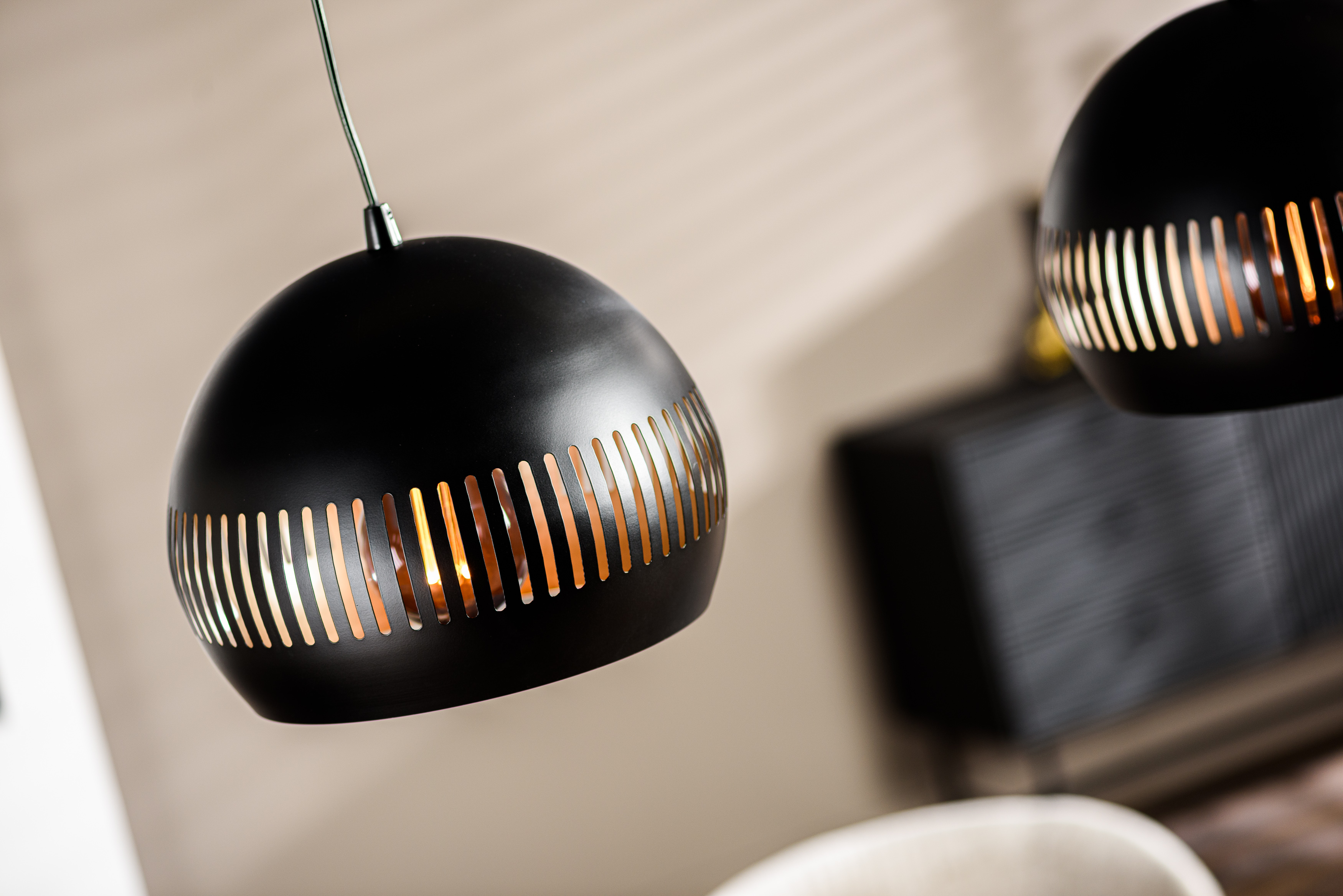 Pendant lamp metal black