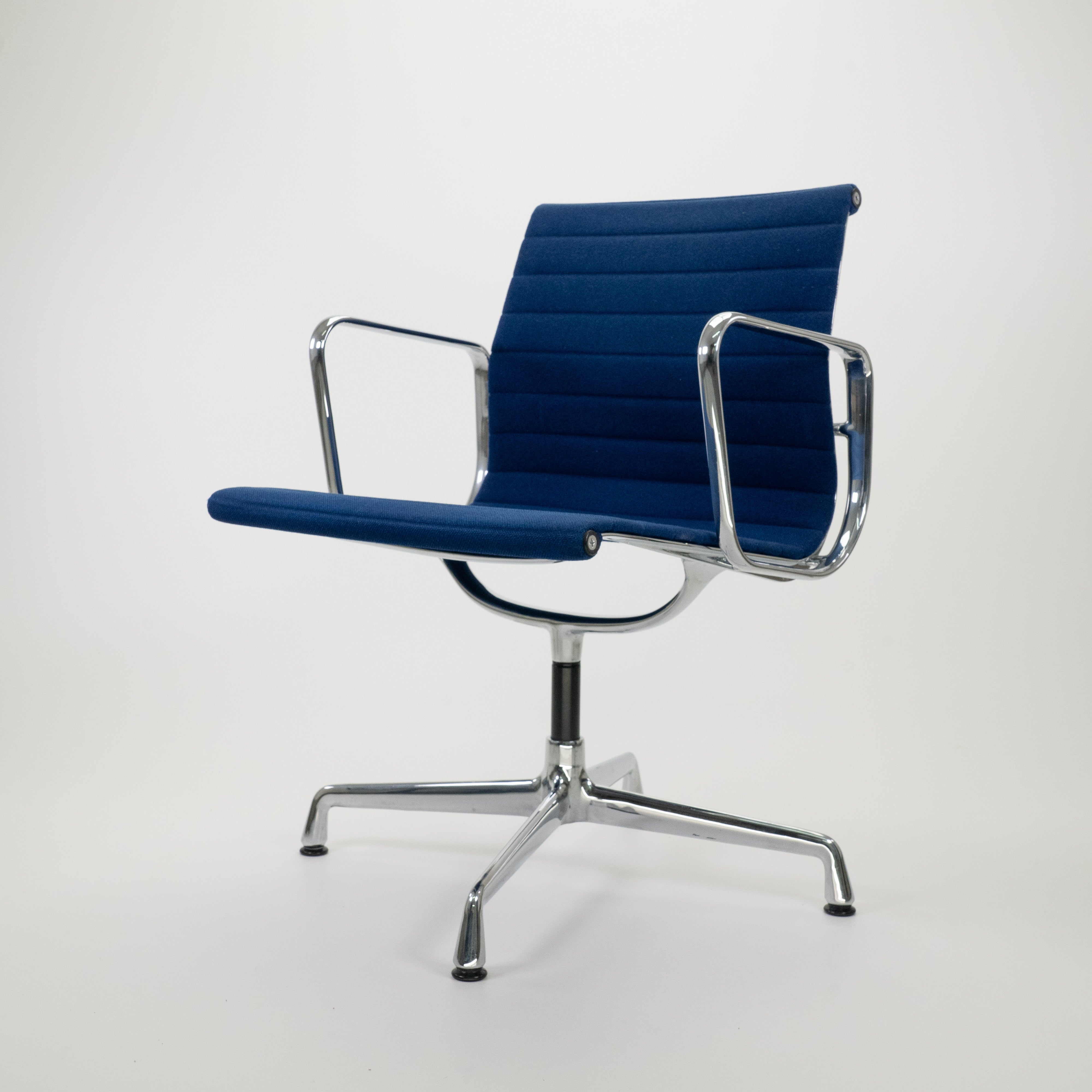 Vitra EA108 Chair Chrom Hopsack Blau