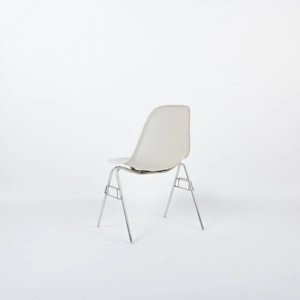 Eames Fiberglass Side Chair by Herman Miller Parchment 