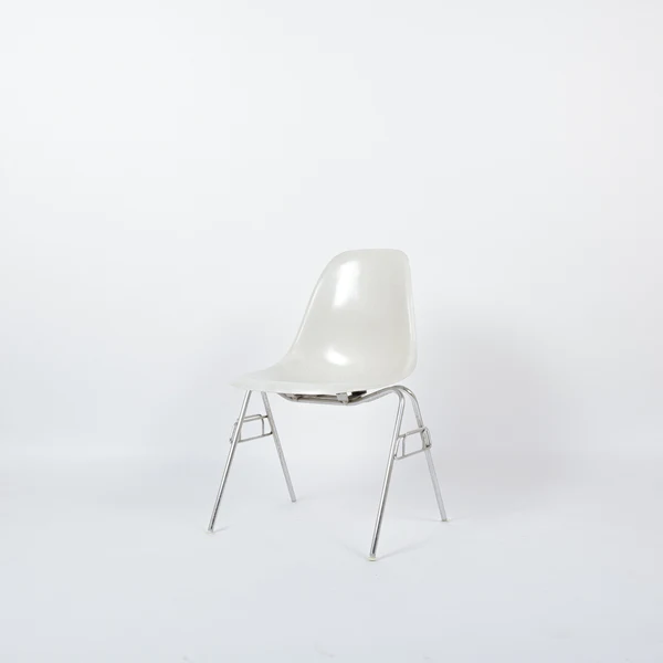 Eames Fiberglass Side Chair by Herman Miller Parchment 