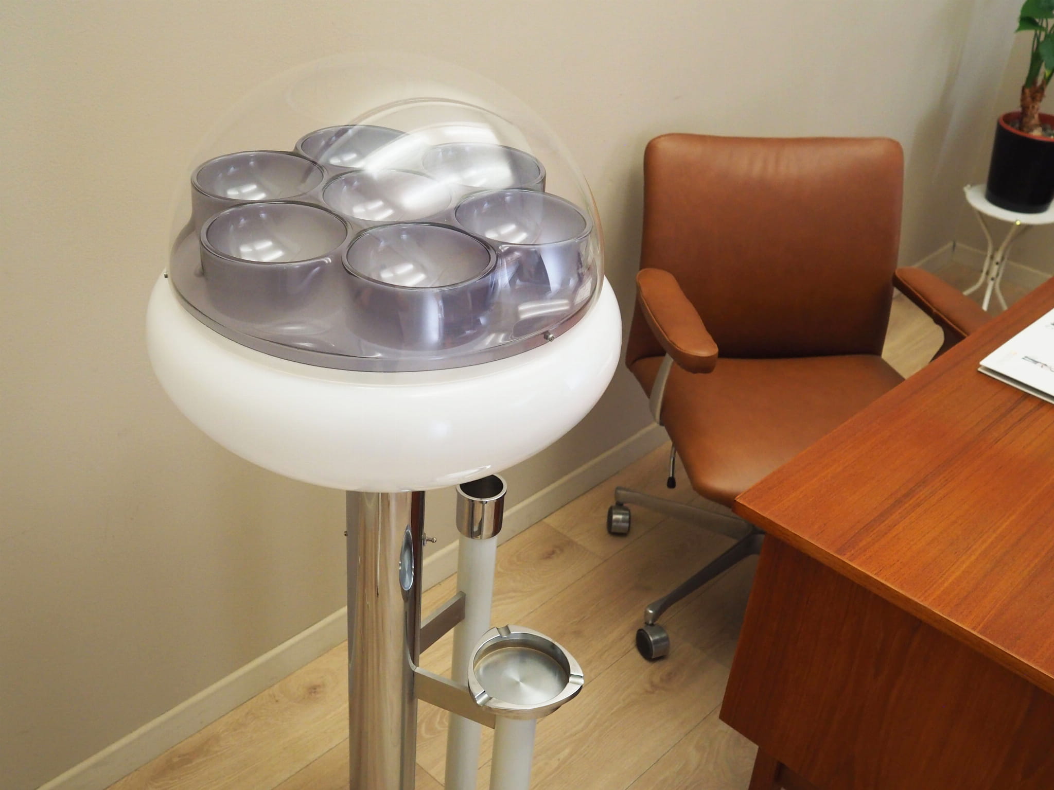 Space Age Stehlampe mit Aschenbecher 1960er Jahre