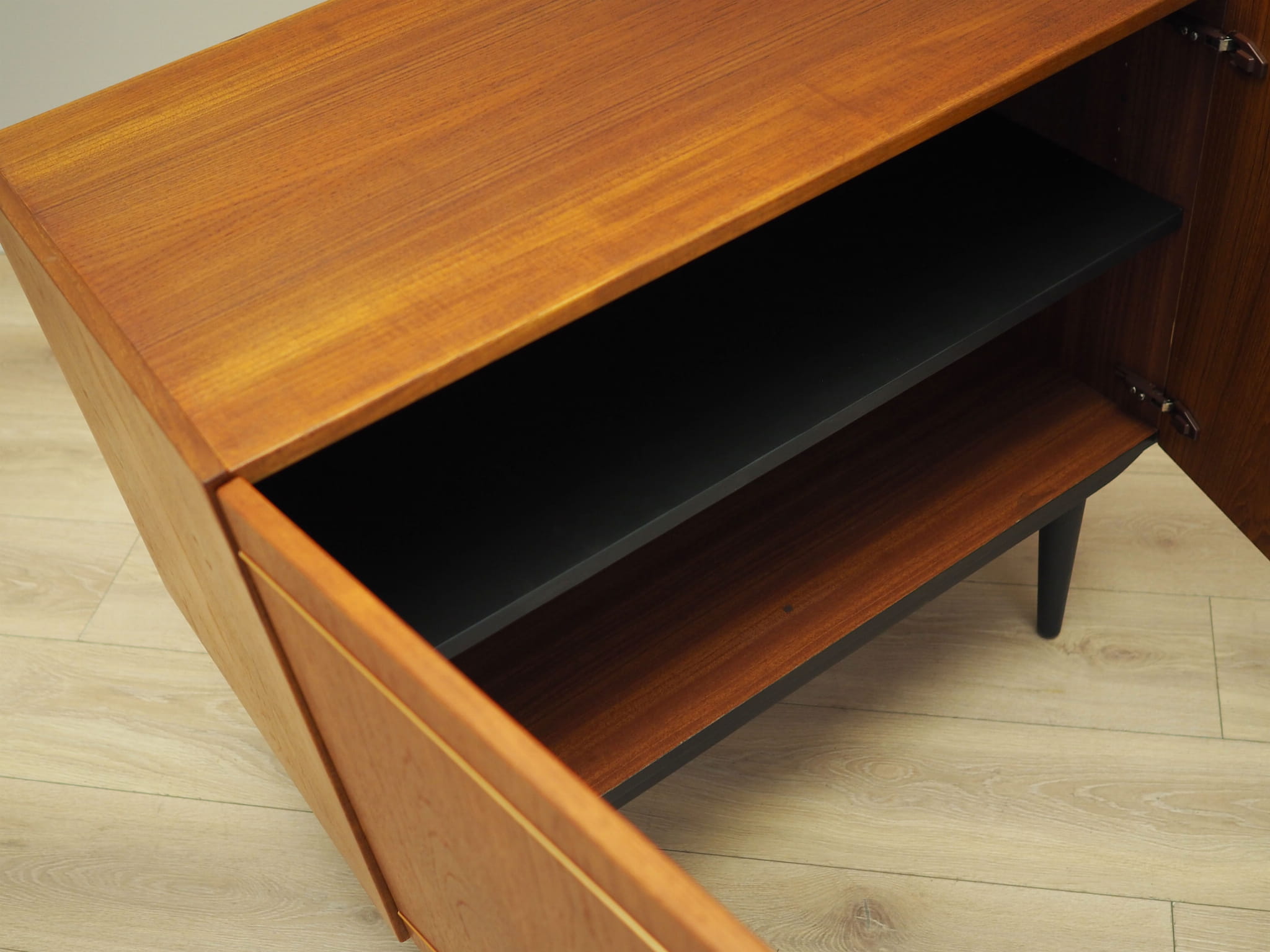 Schrank Teakholz 1970er Jahre