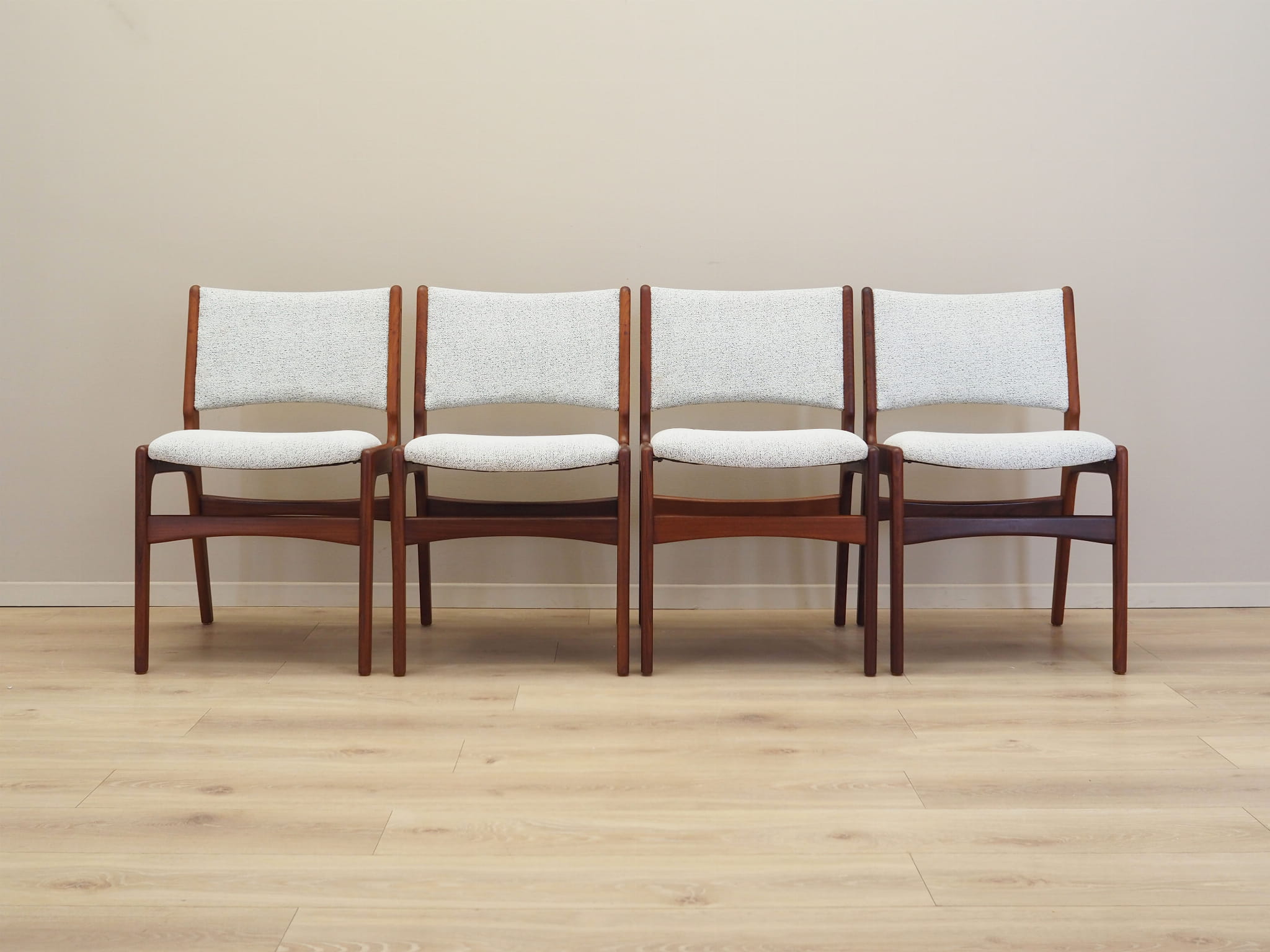 4x Esszimmerstuhl Teakholz 1970er Jahre