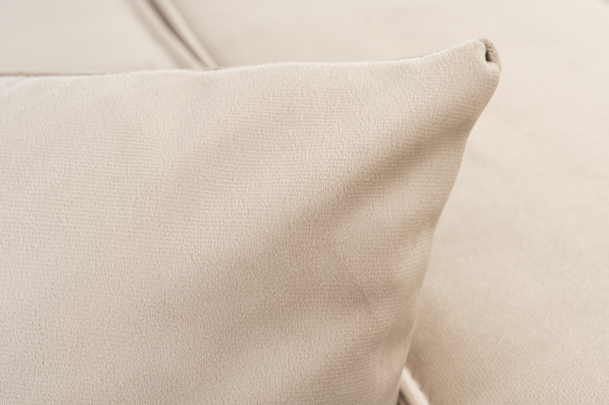 Lora 3-seater sofa cream