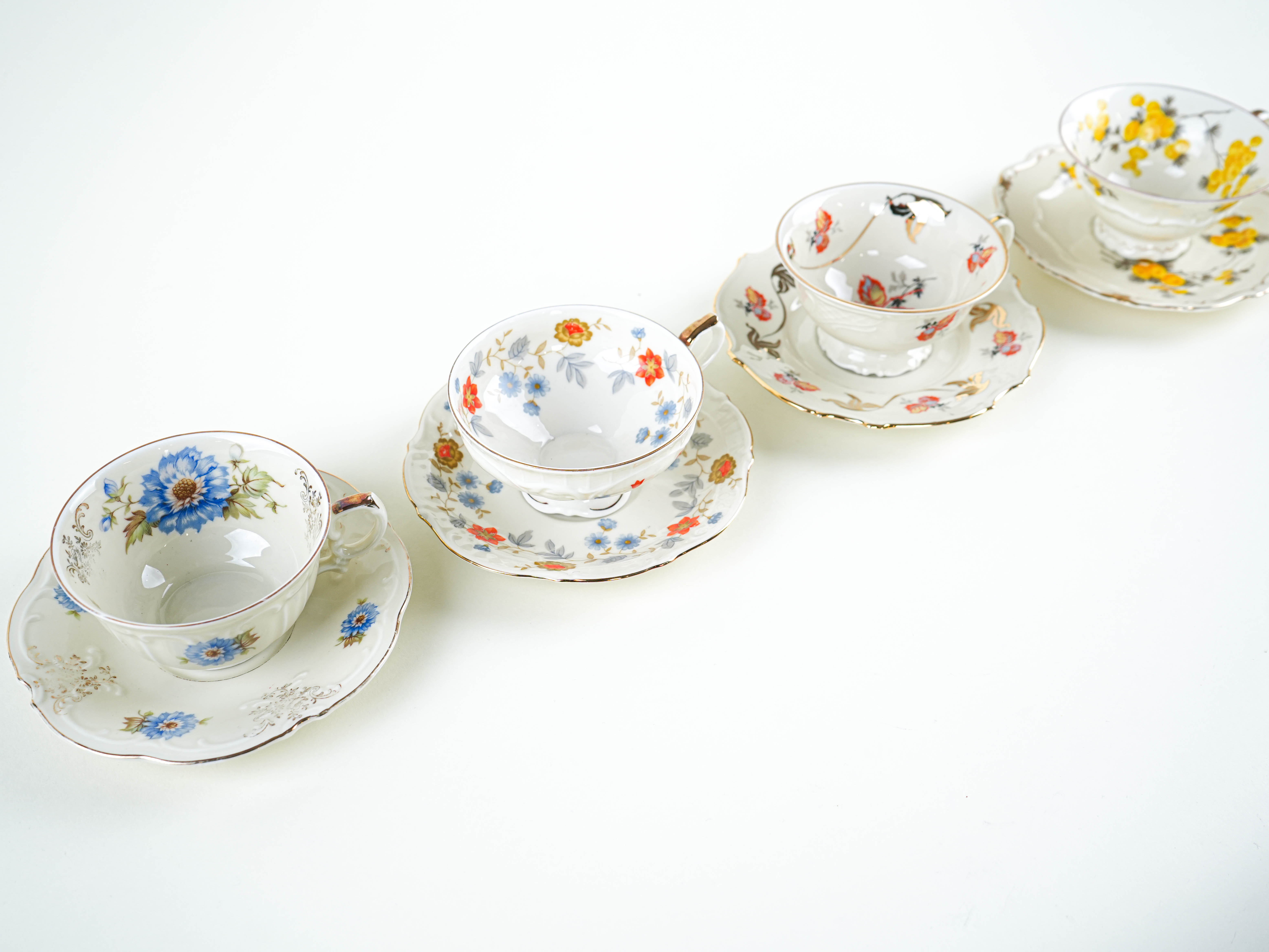 Porcelain cup set 20th century