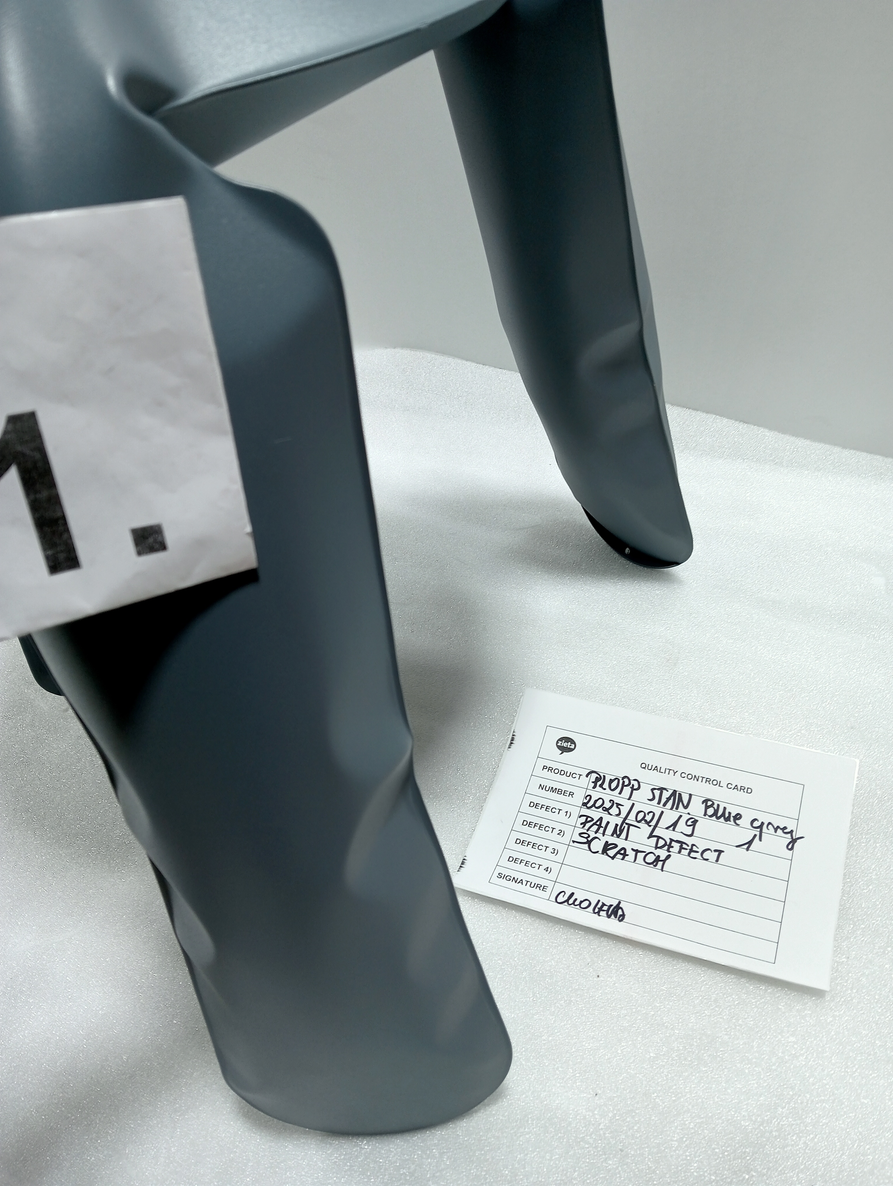 Plopp Standard stool Steel Blue-gray RAL 7031 Matte