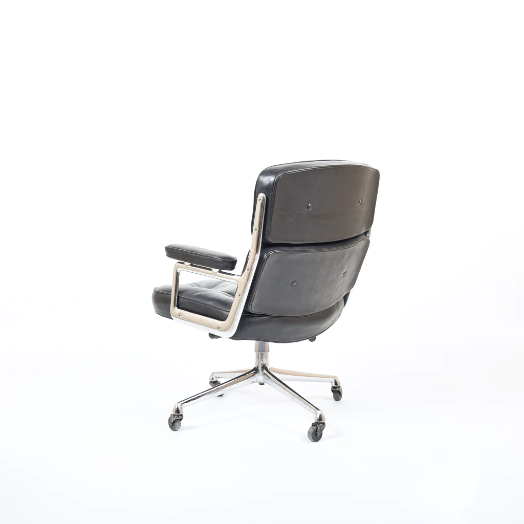 ES 104 Eames Lobby Chair Leder Schwarz