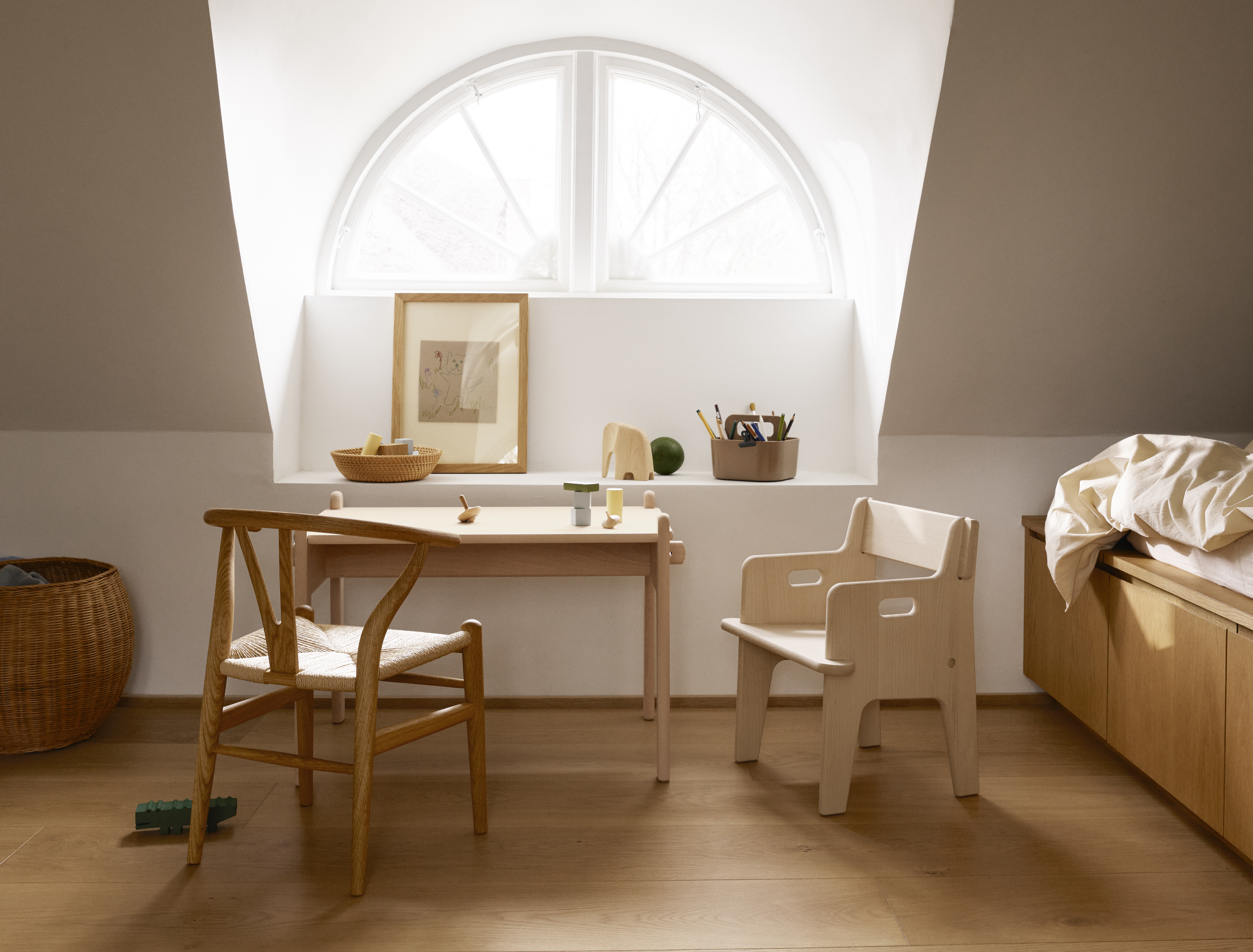 CH24 Wishbone Kinderstuhl Beige