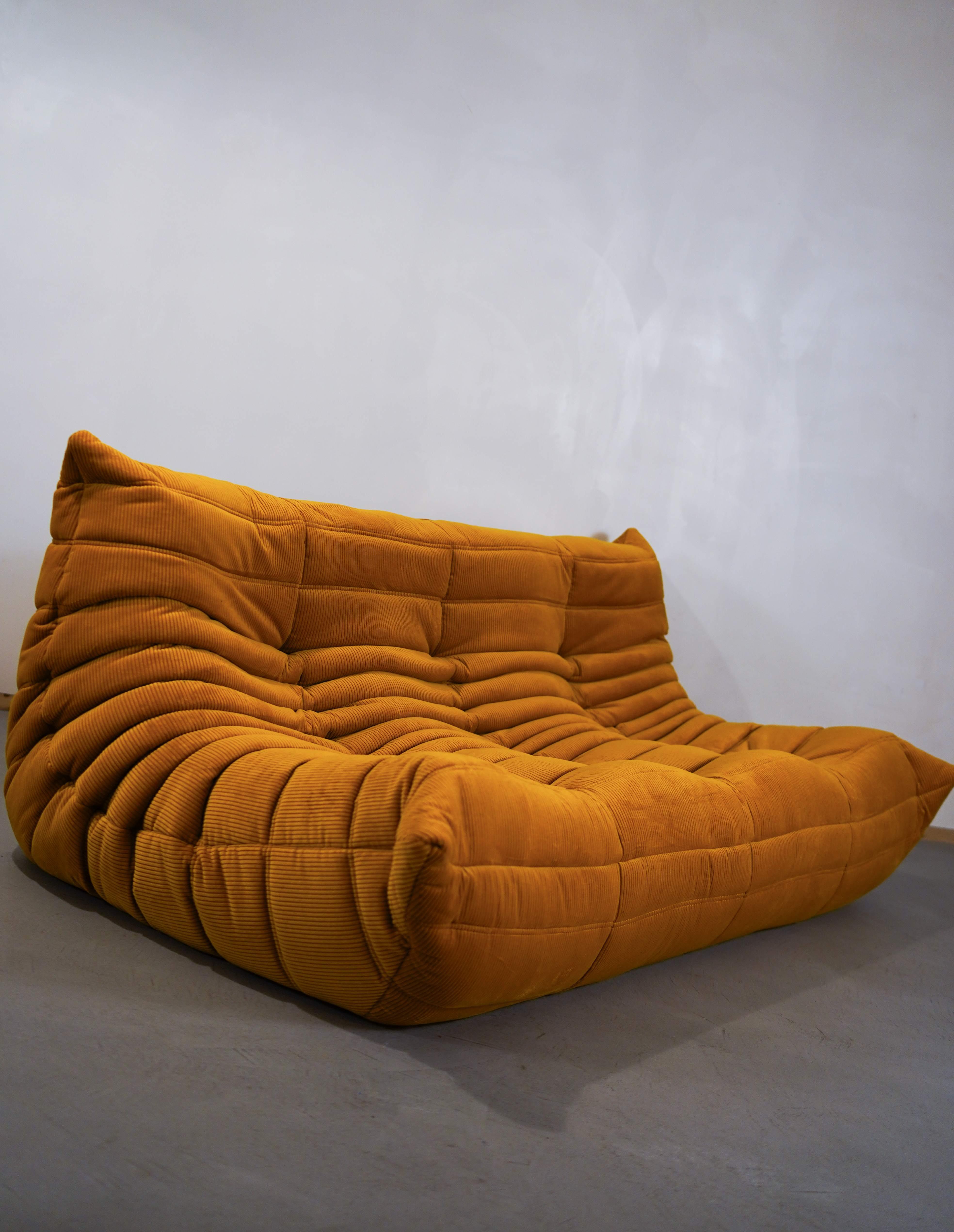 Togo Sofa 3-Sitzer Cord Goldgelb