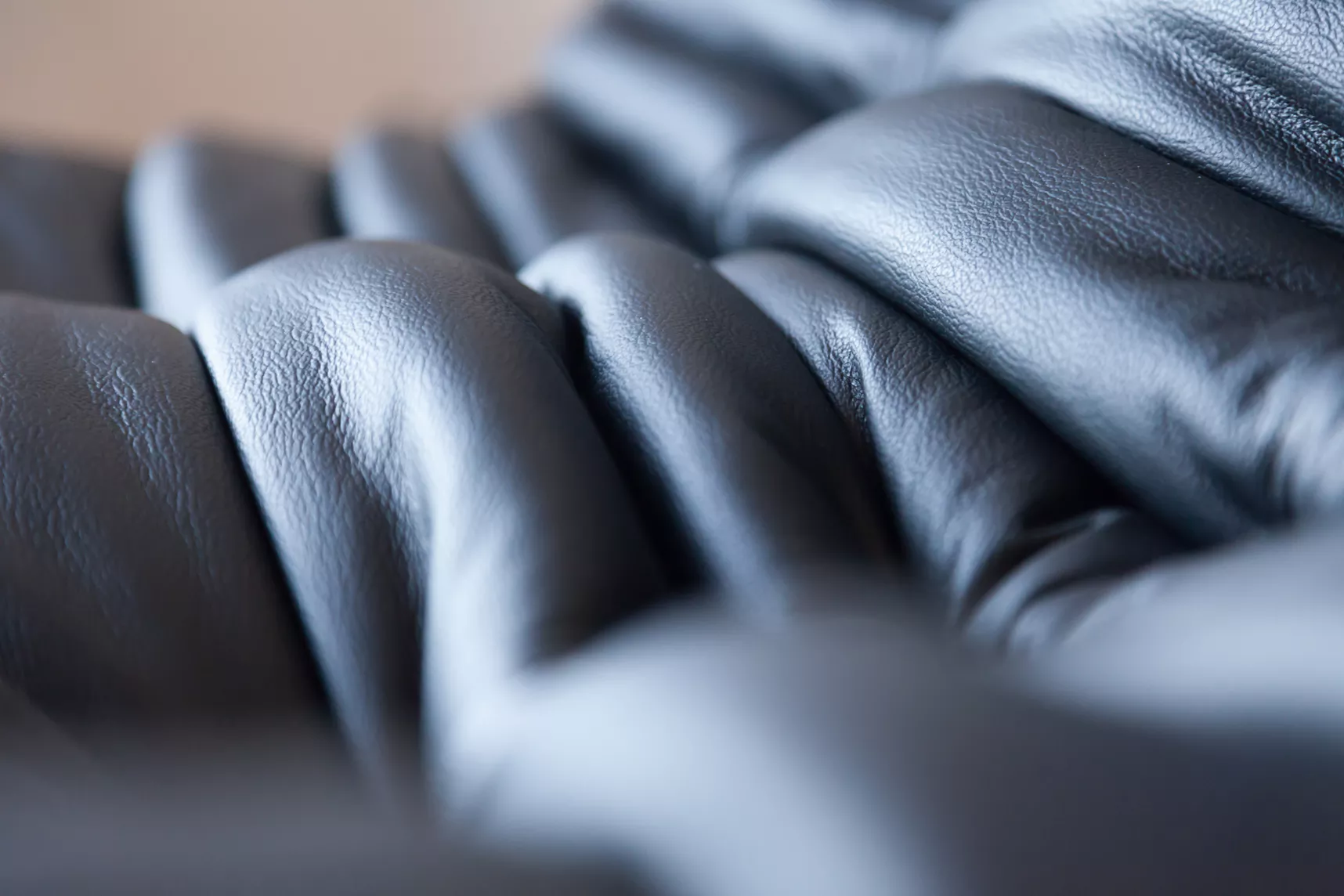 Togo Sofa 2-seater Madras leather Black