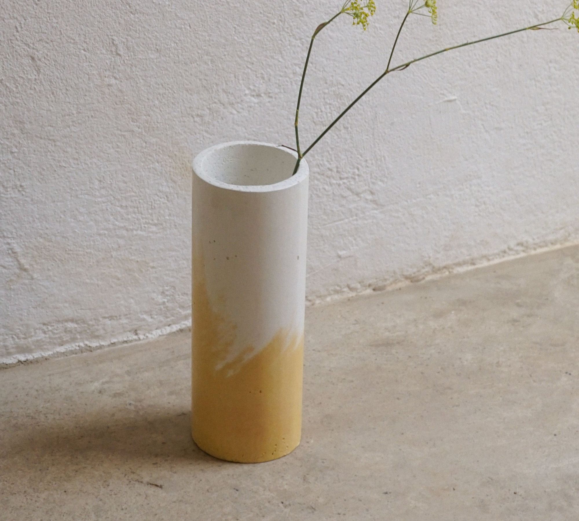 Milda Vase Beton Gelb