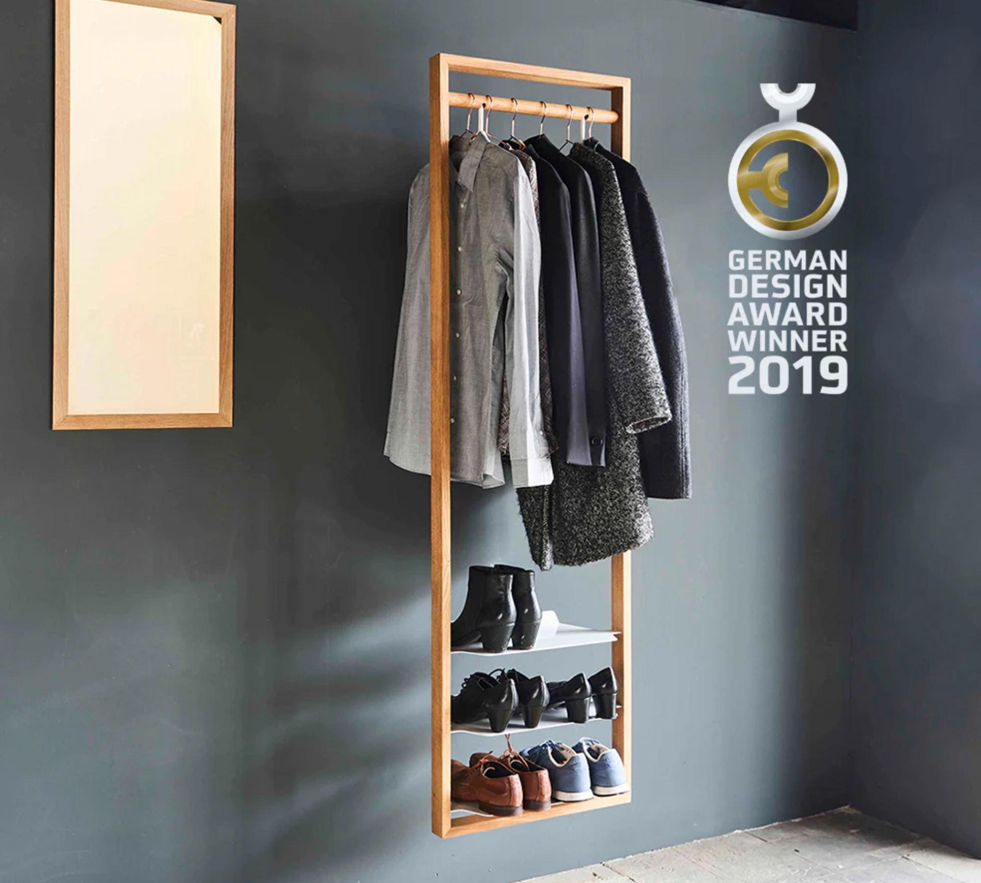 wardrobe gardero-b4 with one drawer display item