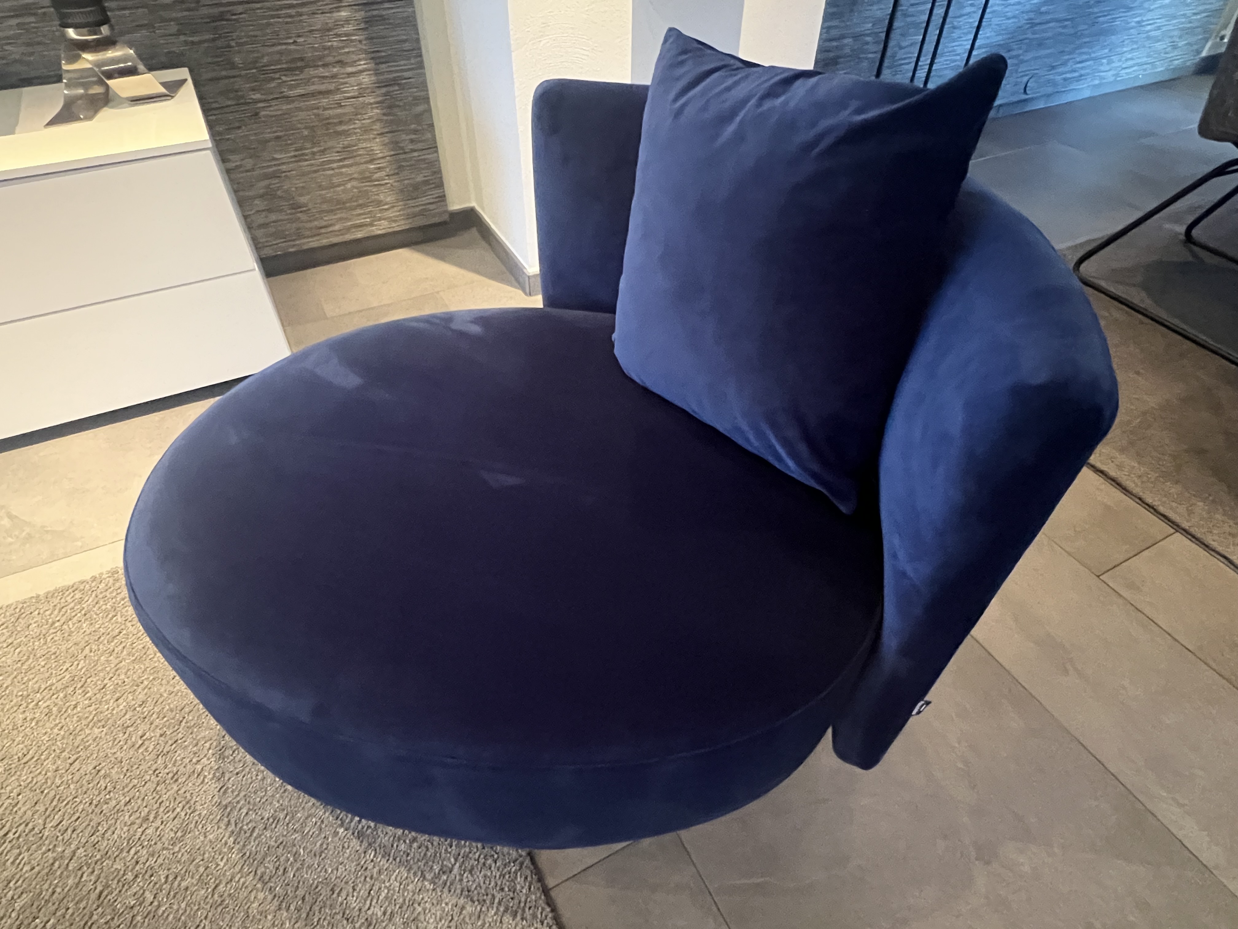 Petit Fleur Loveseat Swivel Royal Blue