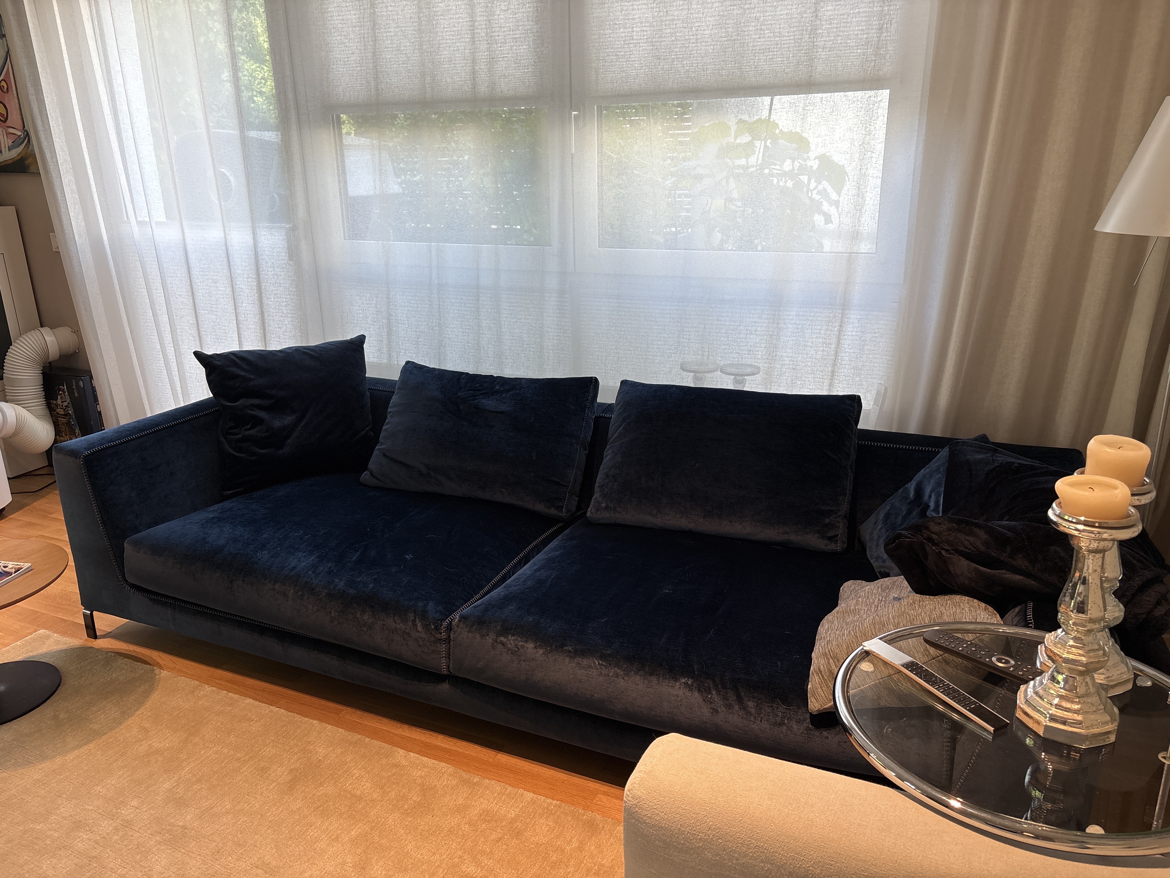 Ray Sofa Samt Blau