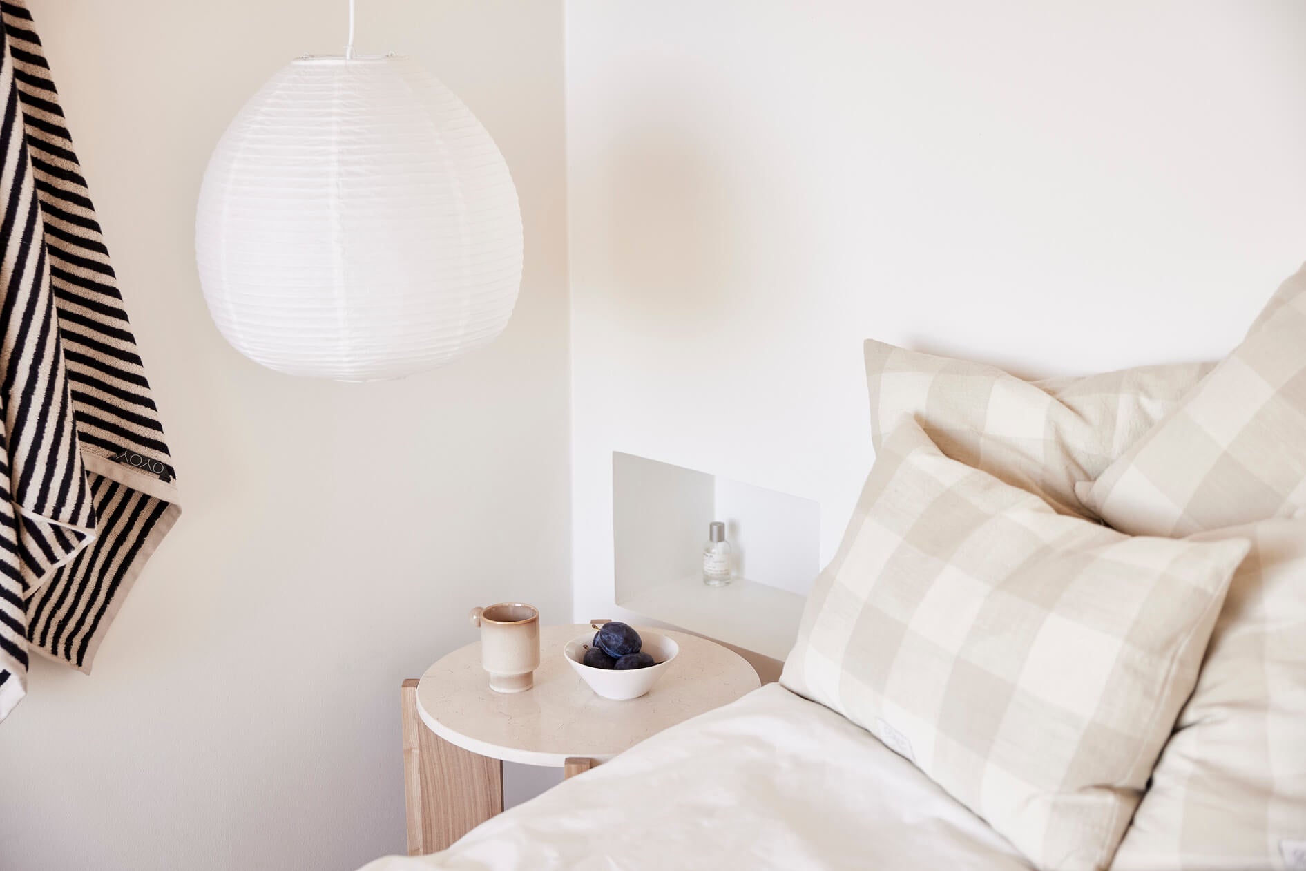 Yuka Schale Medium Stein Creme