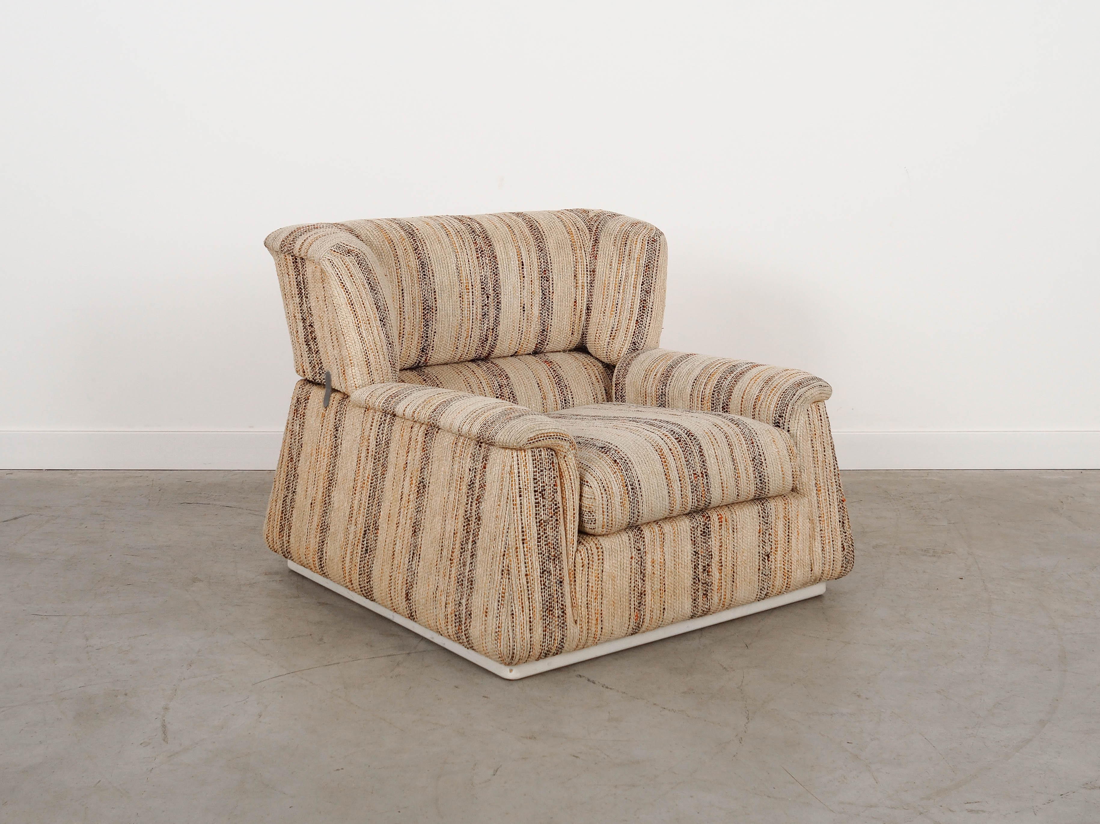 Saporiti Lounge Chair Fabric Beige Wood 1960s