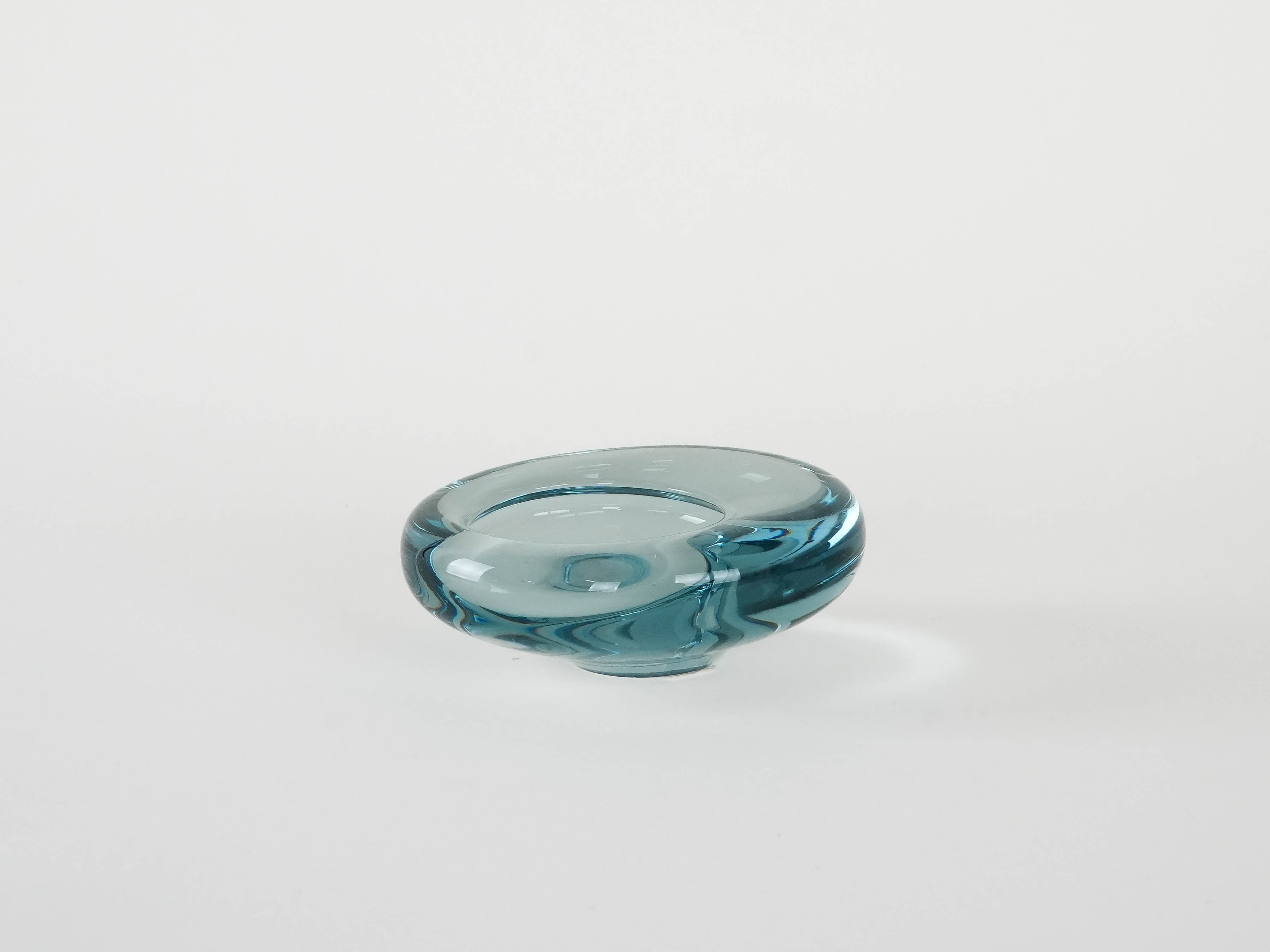 Ciotola in vetro blu anni '60