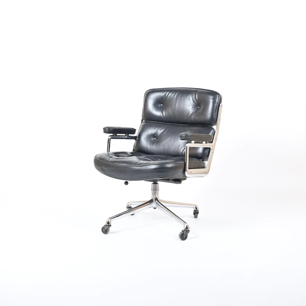 ES 104 Eames Lobby Chair Leder Schwarz