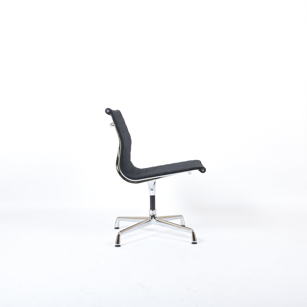 Eames EA 105 Stuhl Stoff Schwarz 