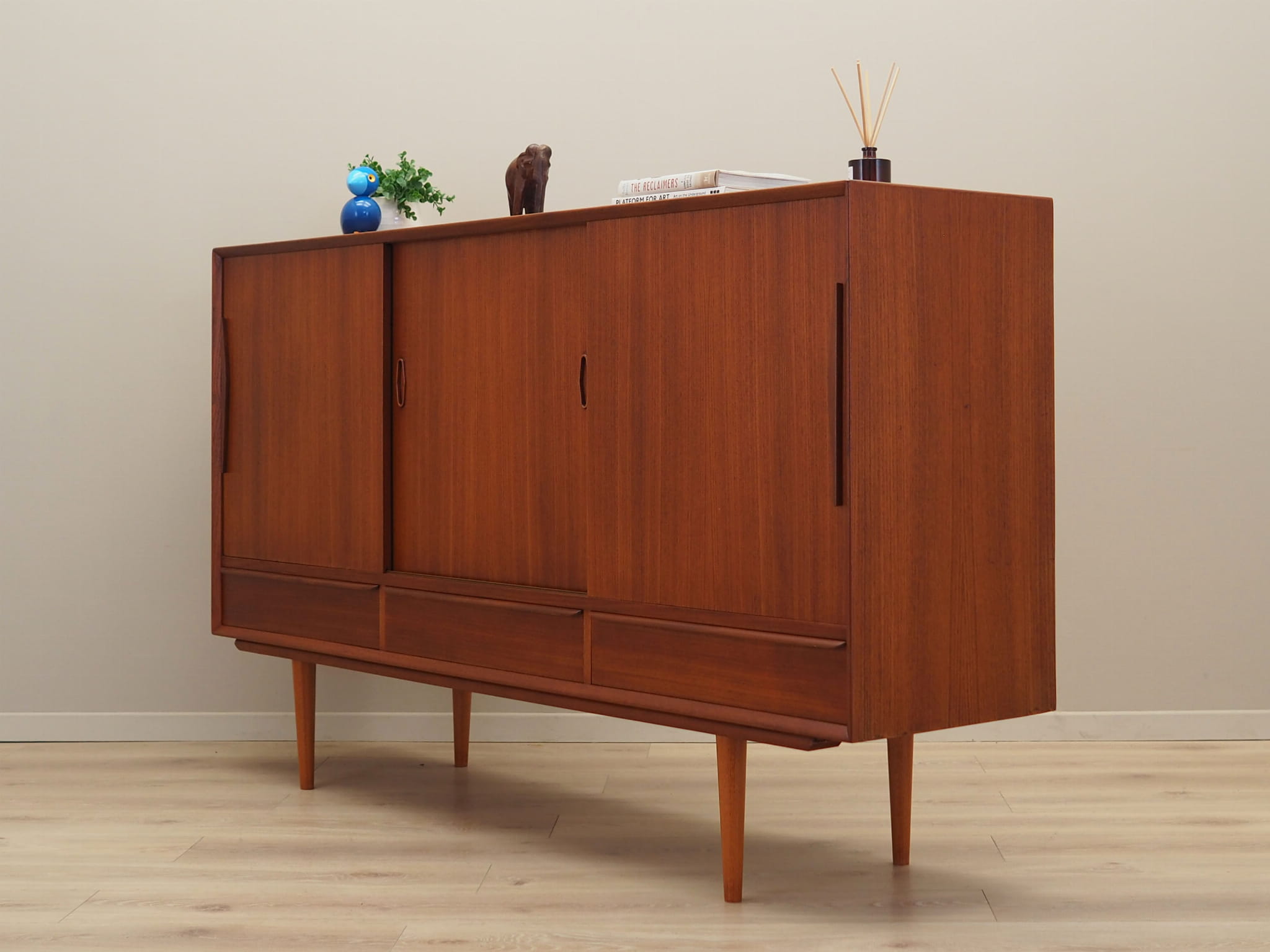 Vintage Highboard Teakholz Braun 1960er Jahre