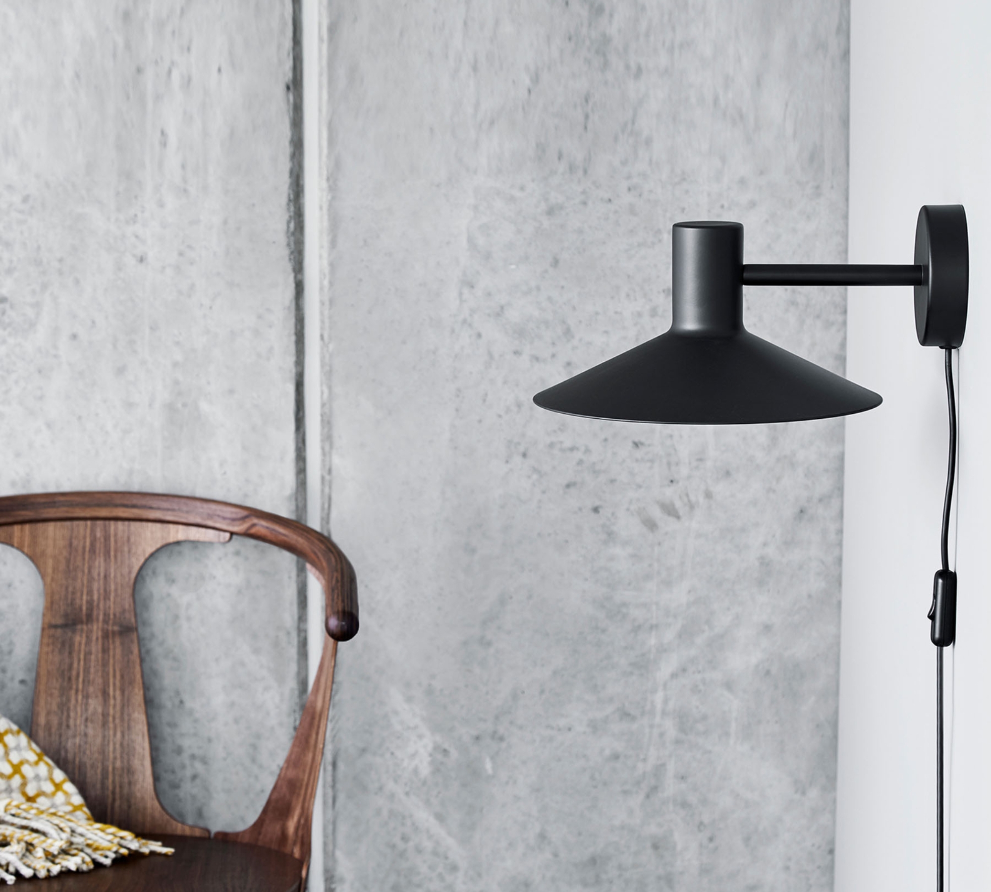 Minneapolis Wall Lamp Black