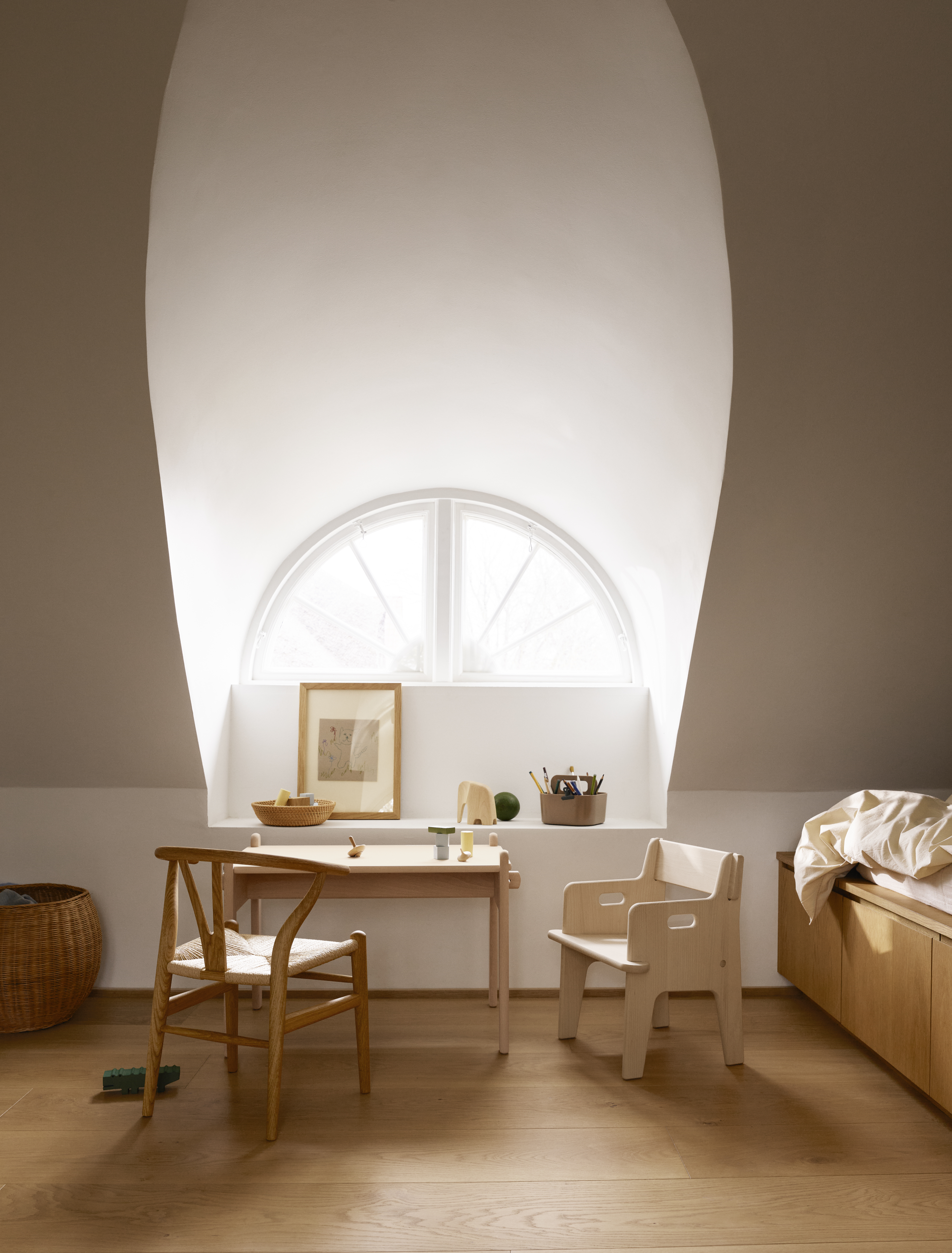 CH24 Wishbone Kinderstuhl Beige