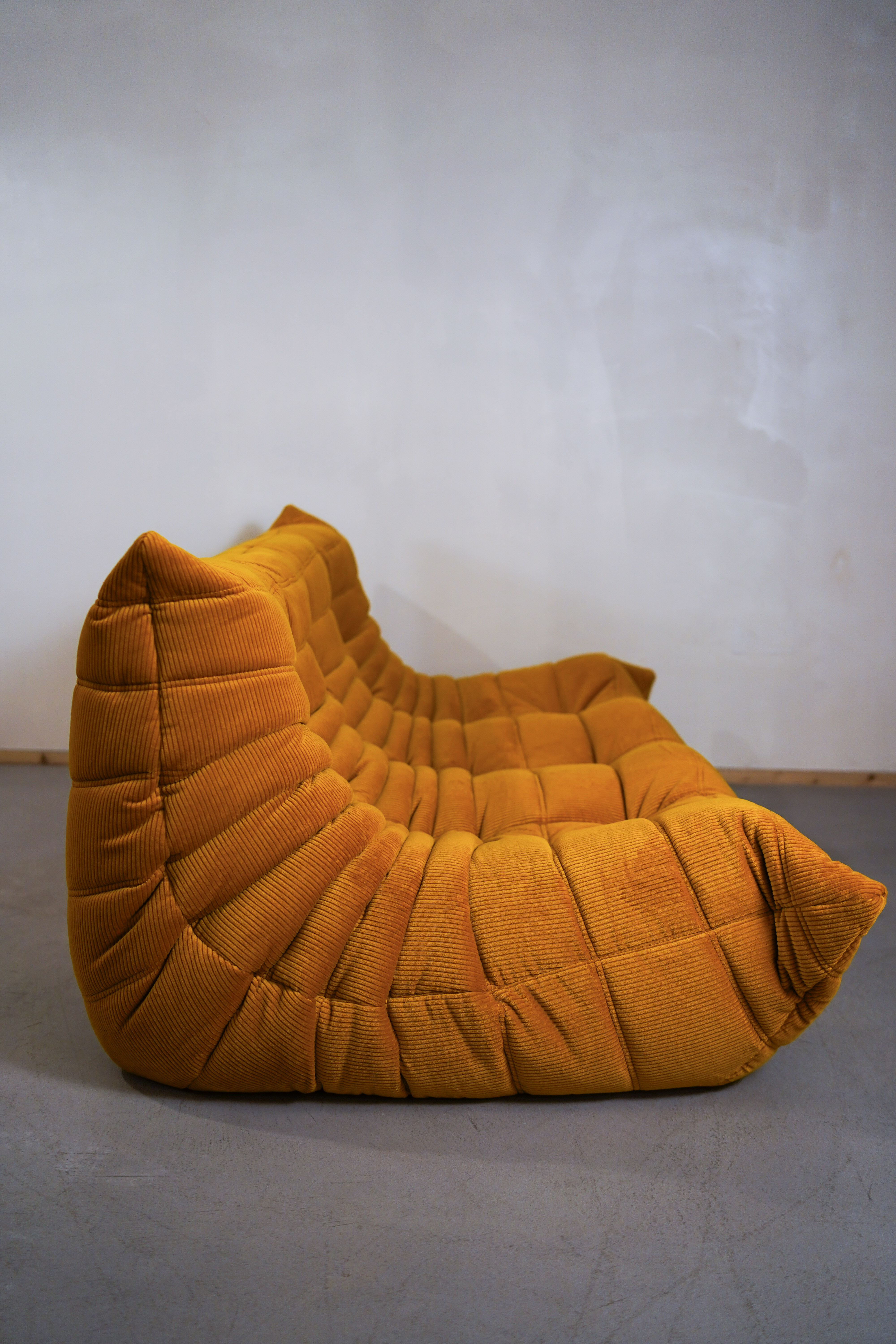 Togo Sofa 3-Sitzer Cord Goldgelb