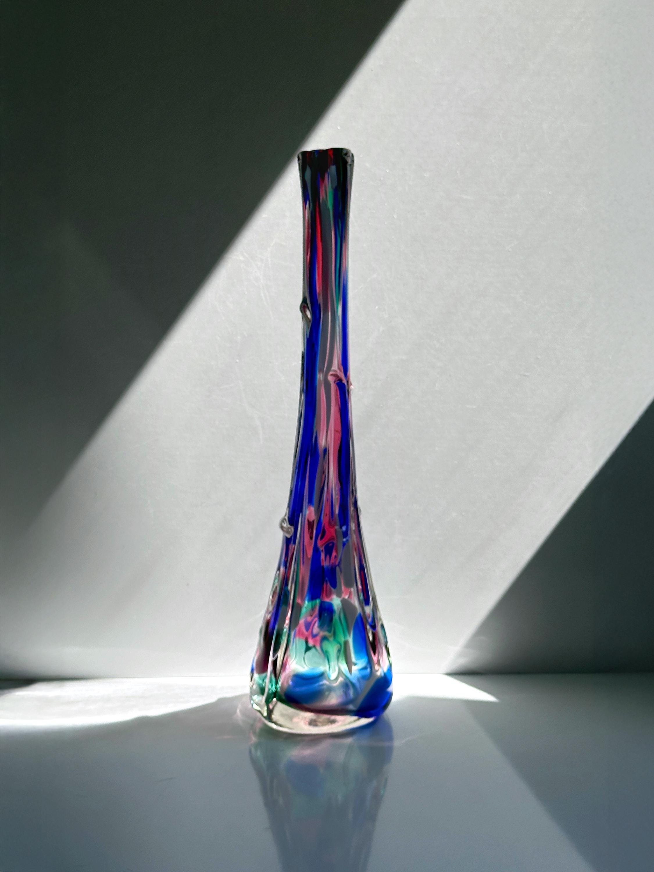 Handgemachte Blumenvase Glas 1970er Jahre