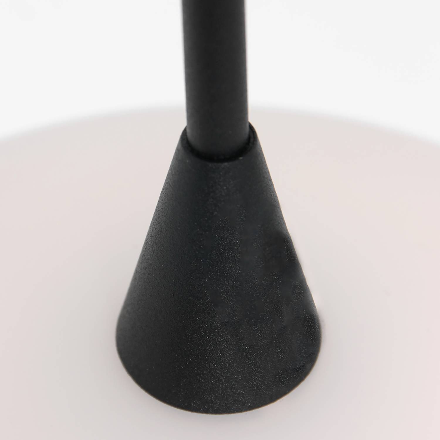 Tallerken IV LED-Pendelleuchte Milchglas Eisen 1-flammig