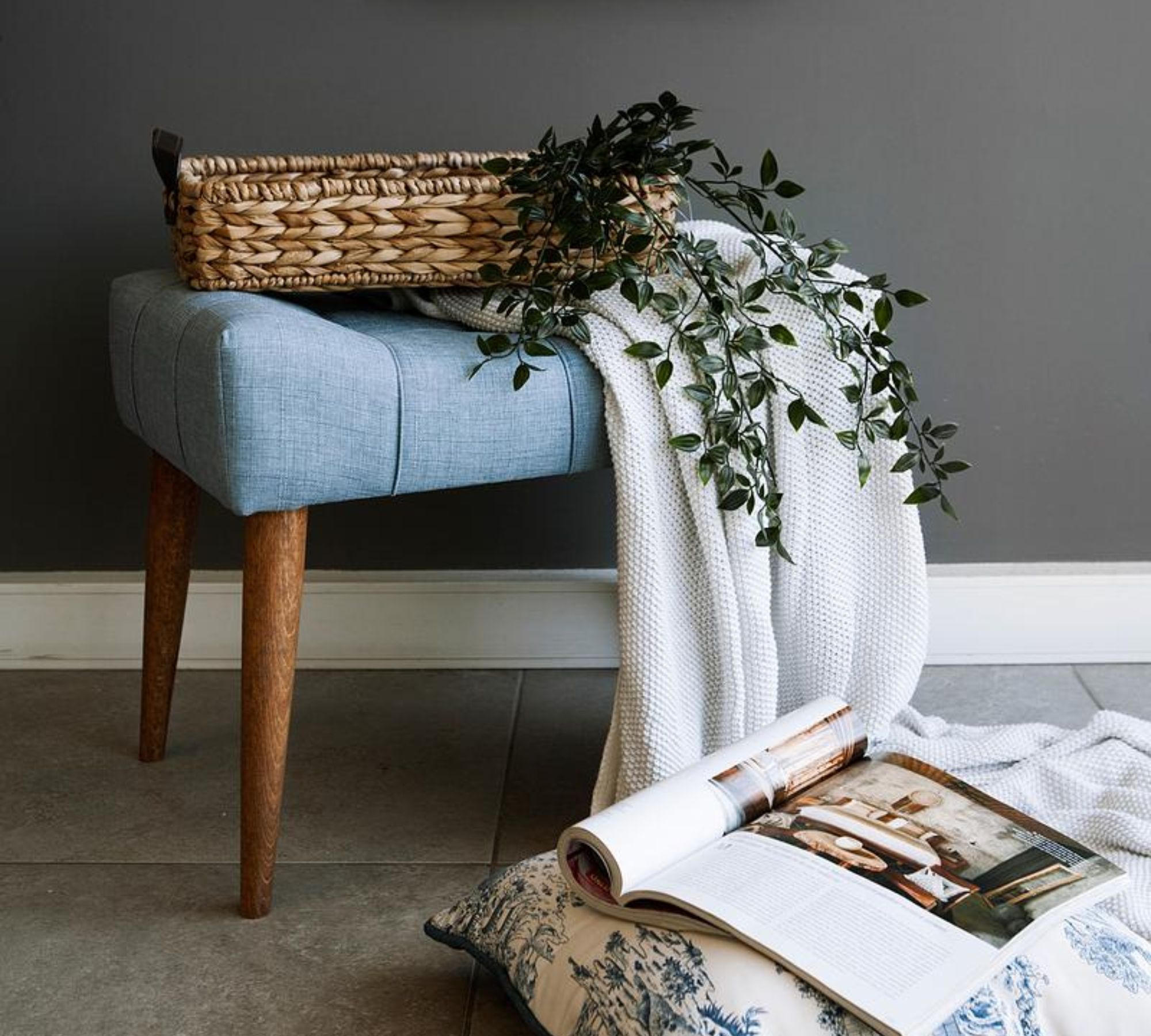 New Cool Pouf Indigo Blau