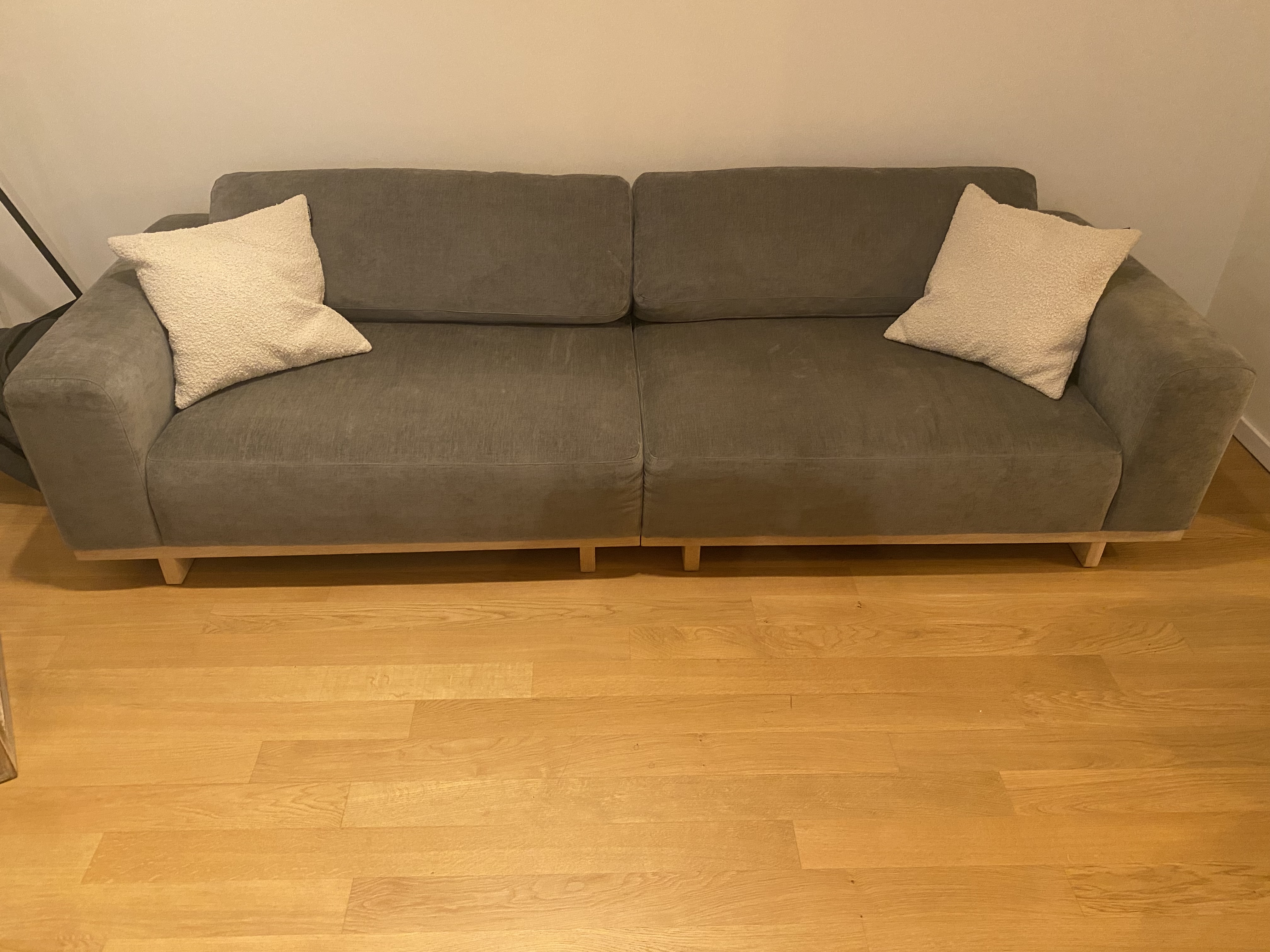 Sofa Aya (3,5 Sitzer) Planet Grey Green