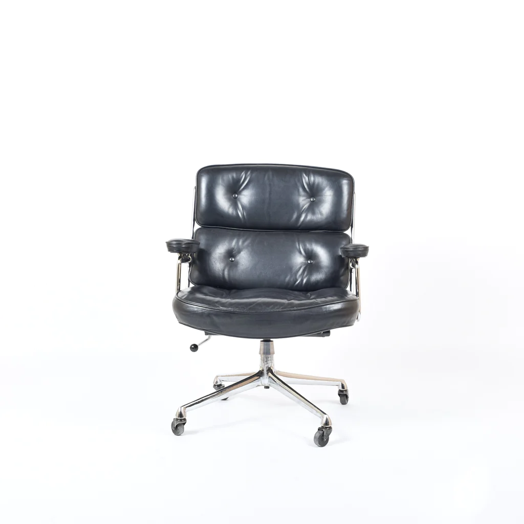 ES 104 Eames Lobby Chair Leder Schwarz