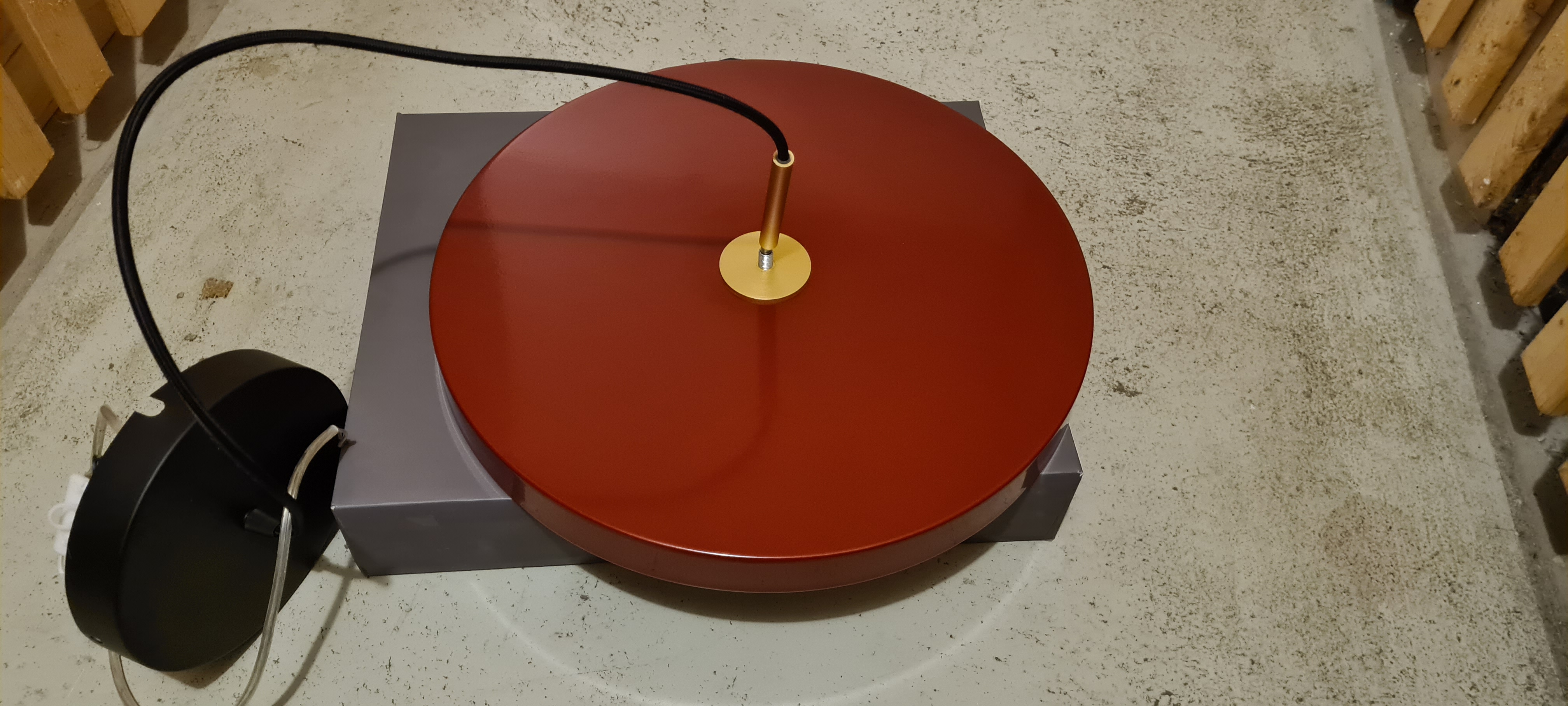 Asteria Medium Pendelleuchte Metall Rubinrot