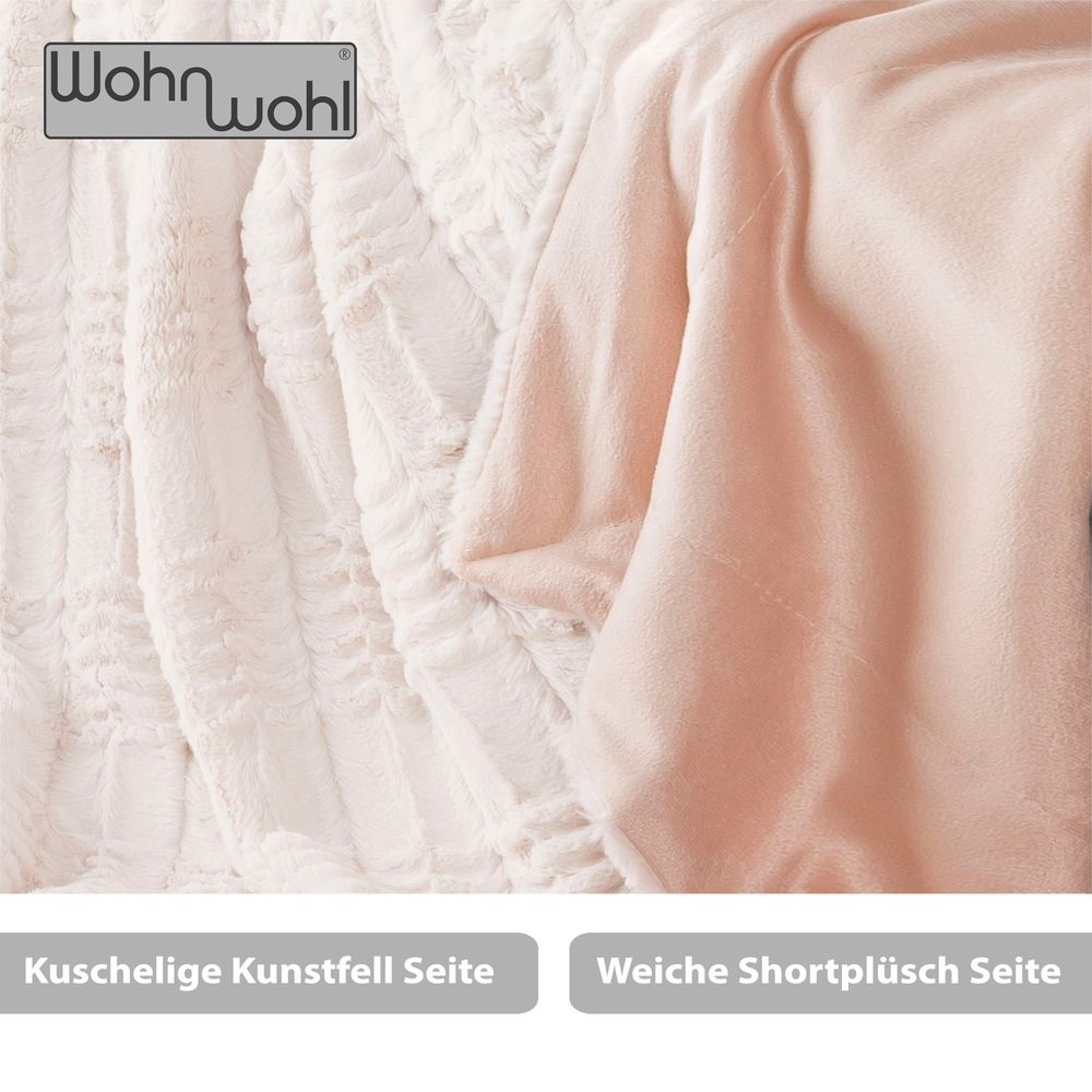 Couchdecke aus Fellimitat Creme