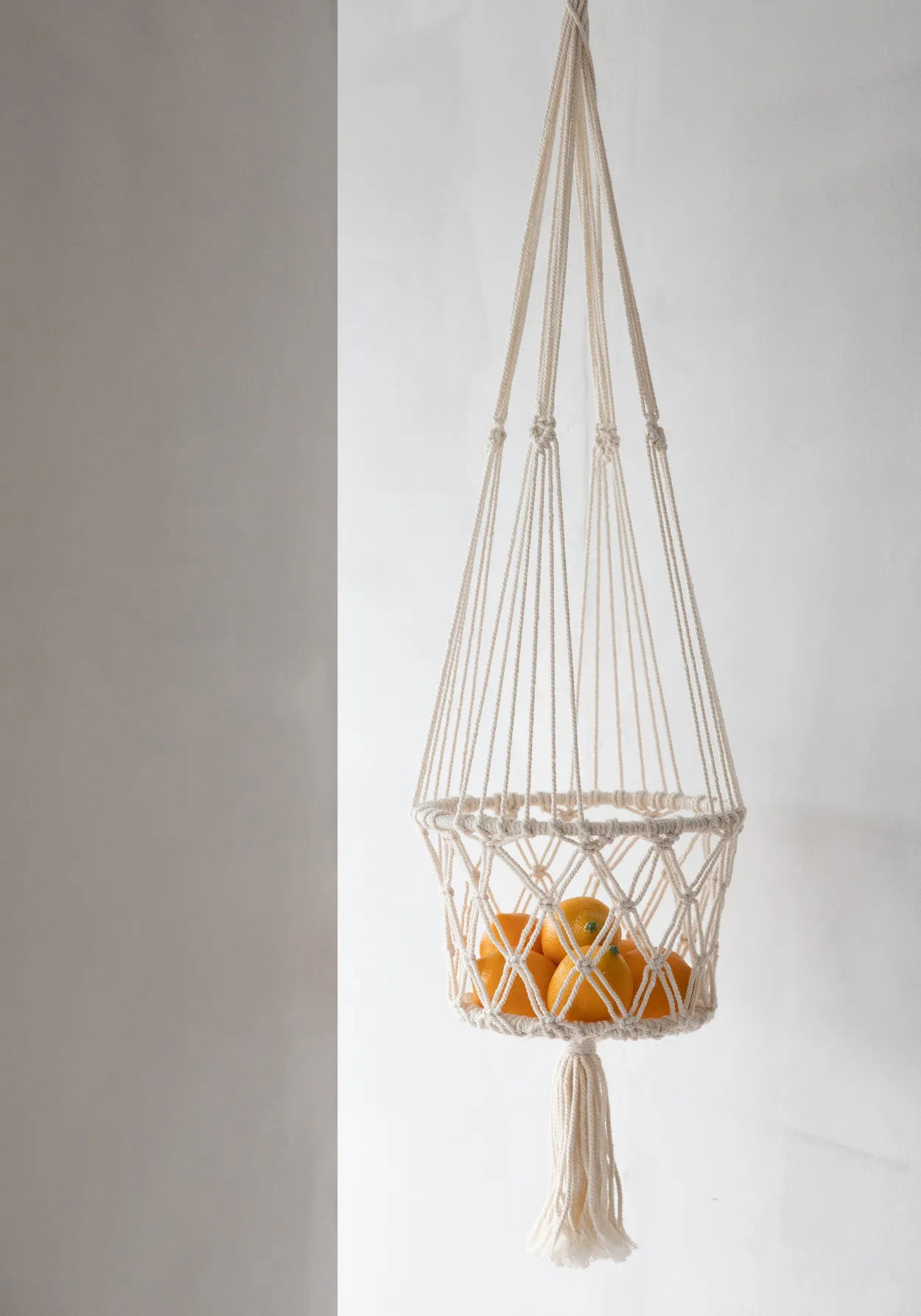 Makramee Pflanzenhalter Creme