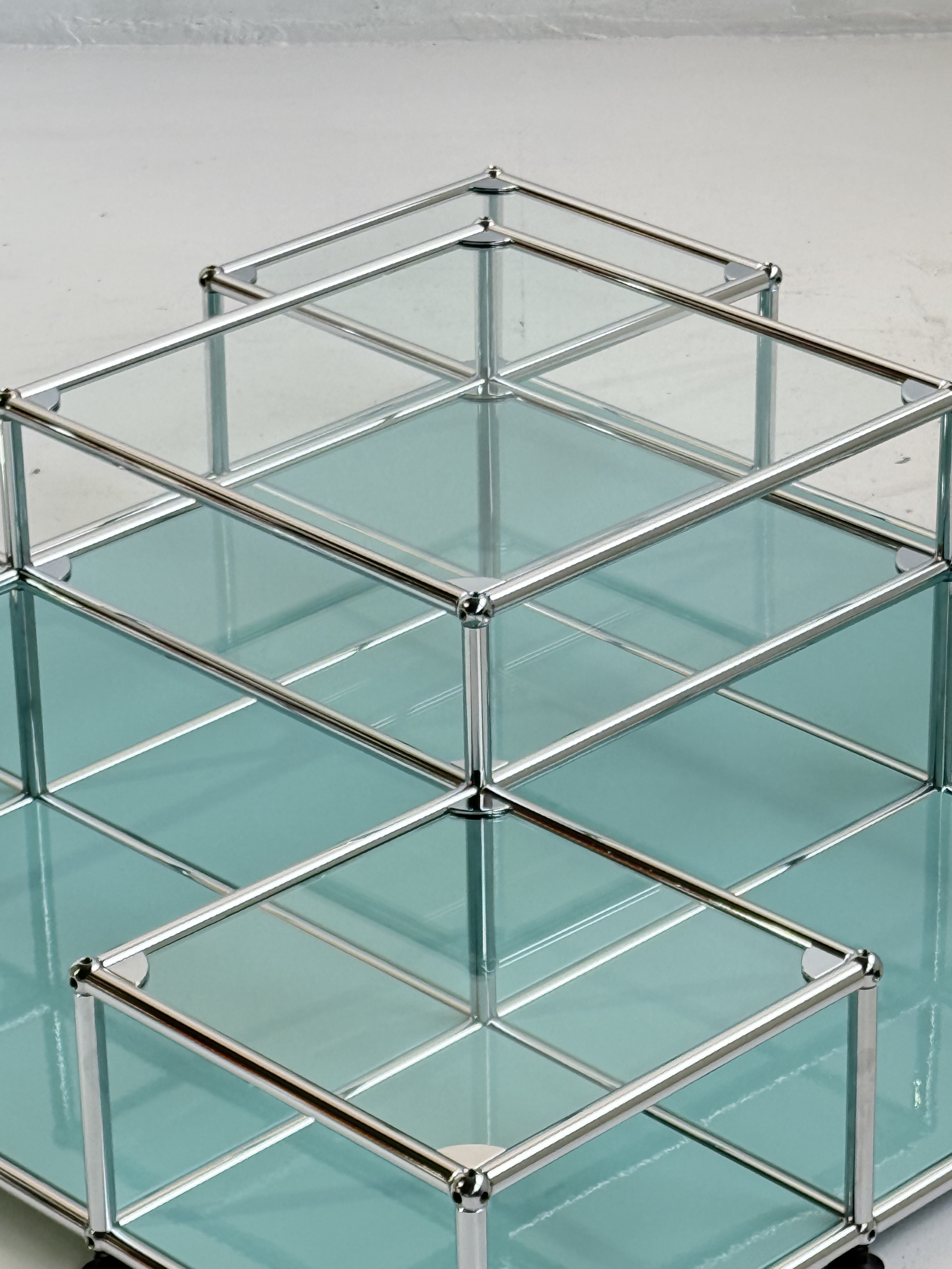 Modularer Couchtisch Chromstahl
