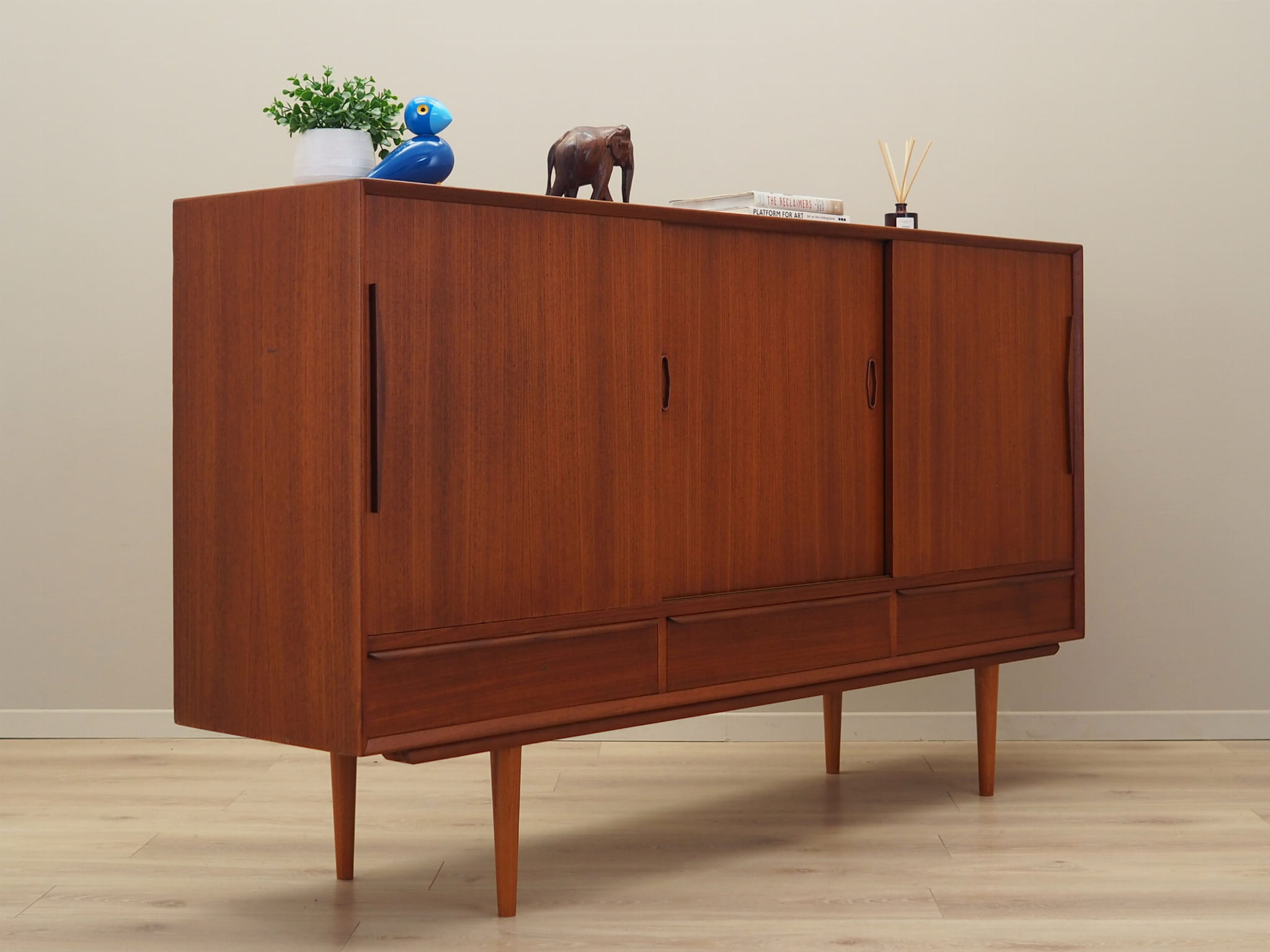 Vintage Highboard Teakholz Braun 1960er Jahre