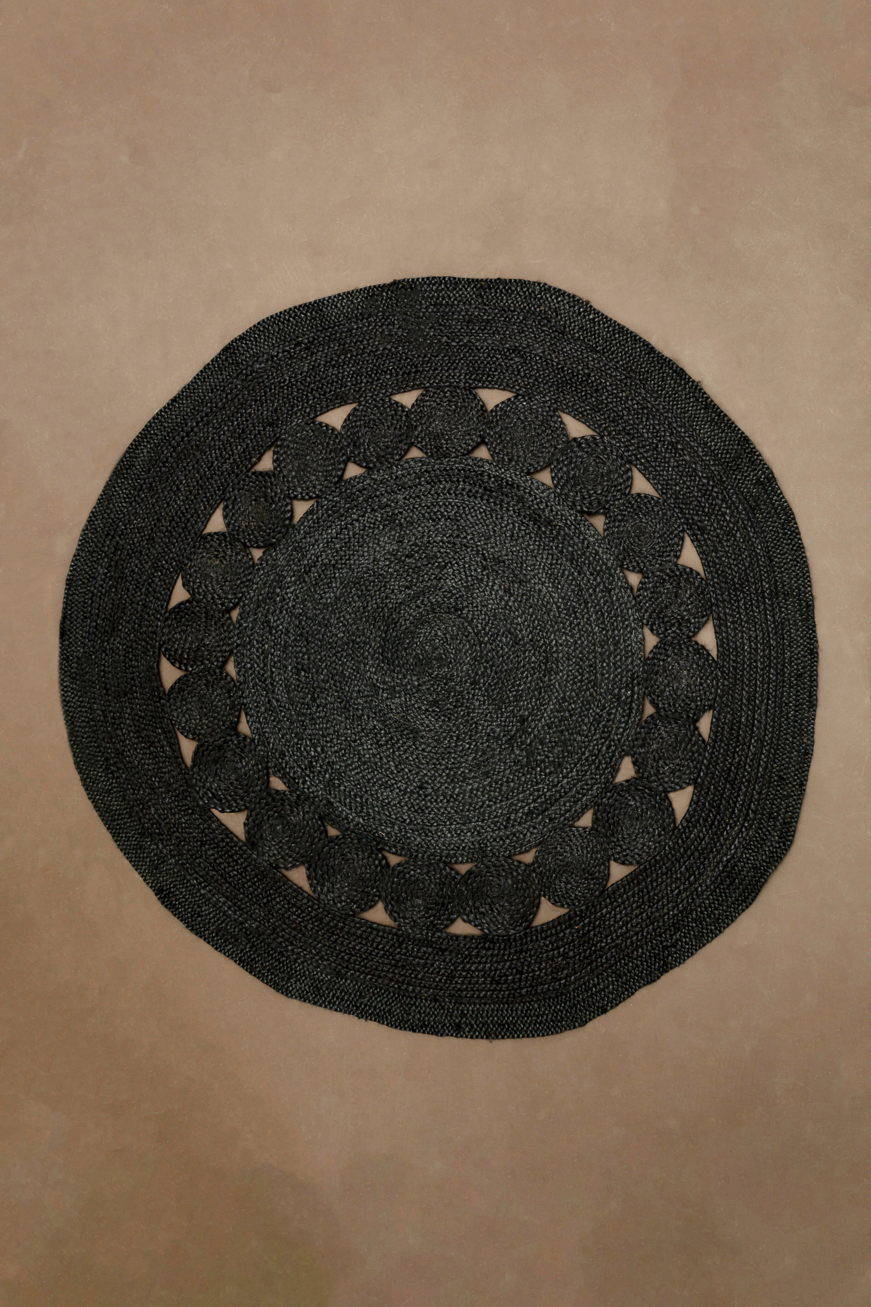 Bosie Demir Runder Schwarzer Jute-Teppich