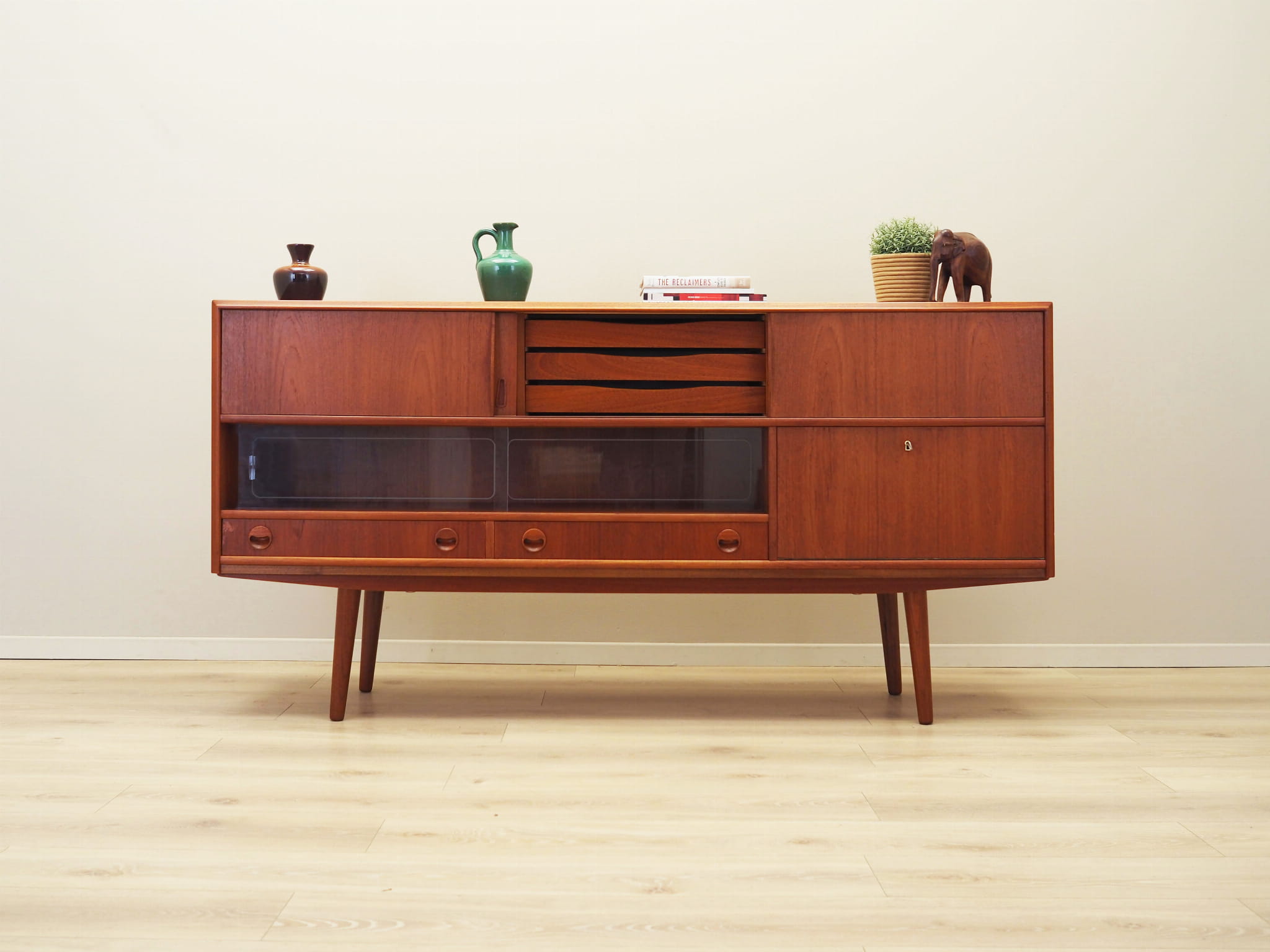 Vintage Highboard Teakholz Braun 1970er Jahre