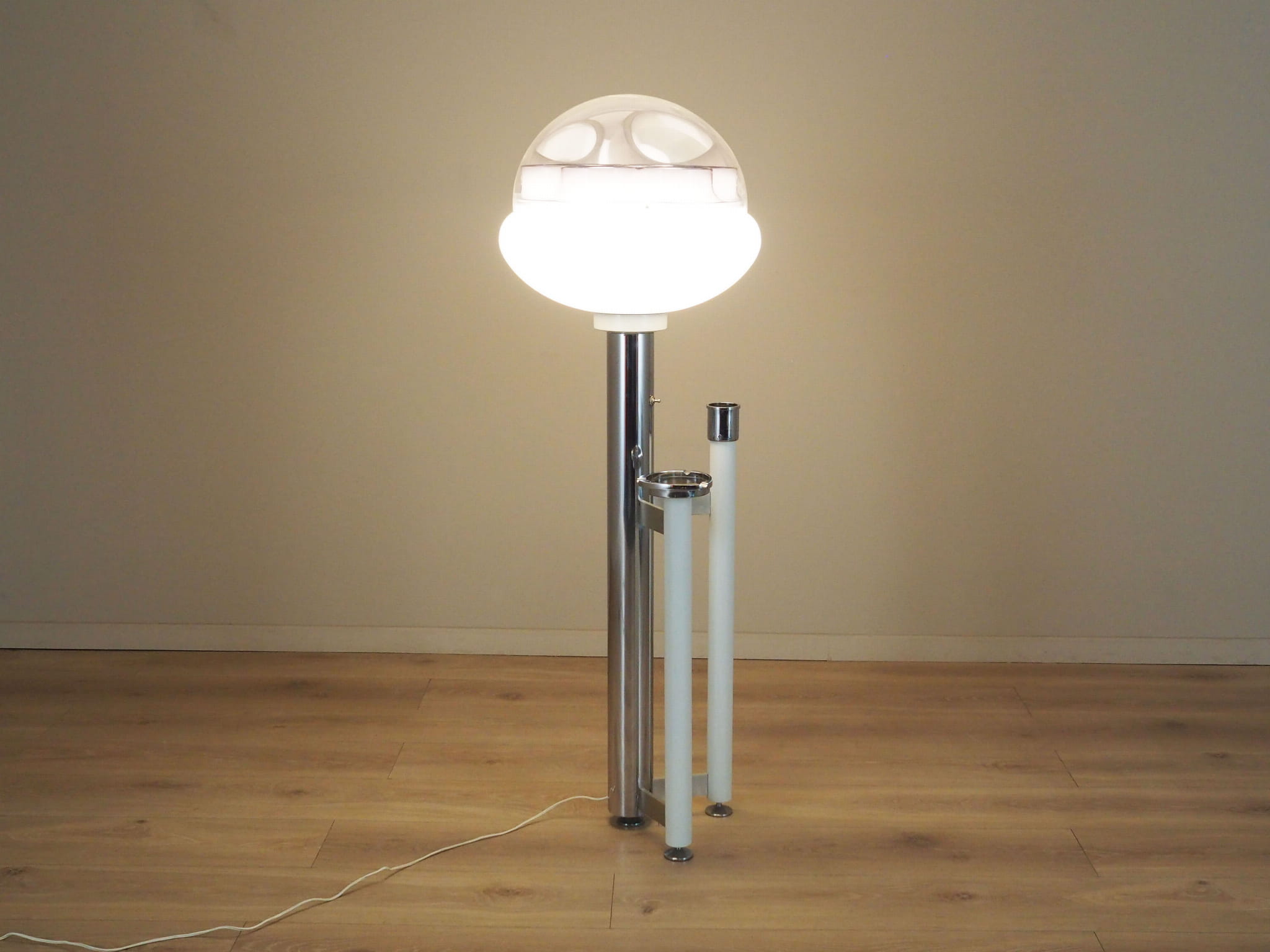 Space Age Stehlampe mit Aschenbecher 1960er Jahre