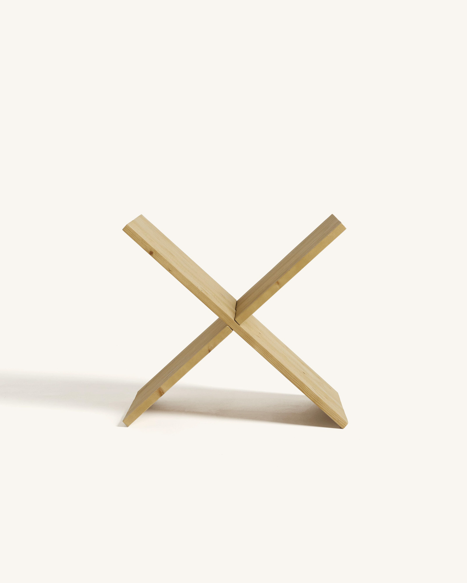 X-Zeitungsständer Holz Olive