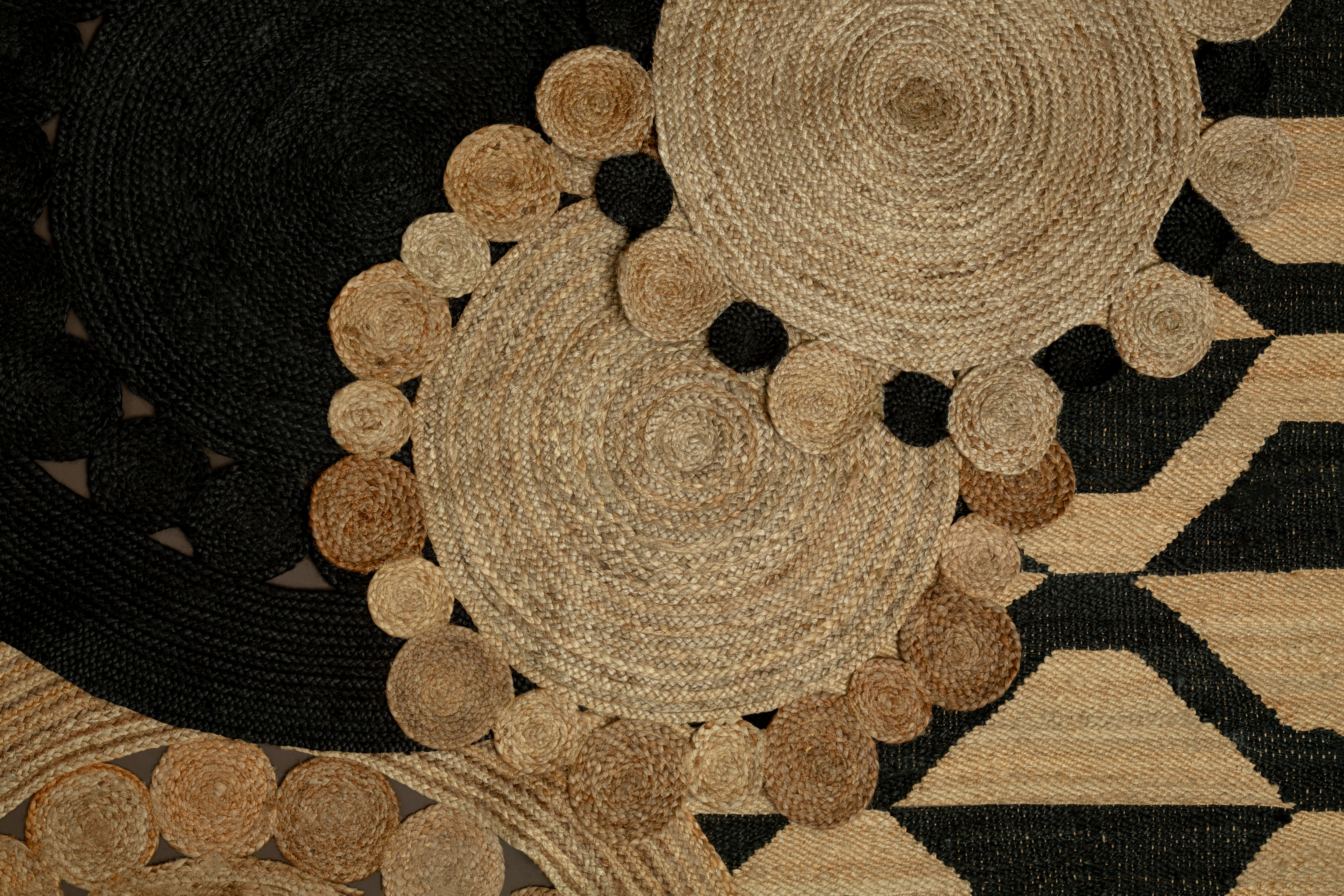 Bosie Demir Runder Schwarzer Jute-Teppich
